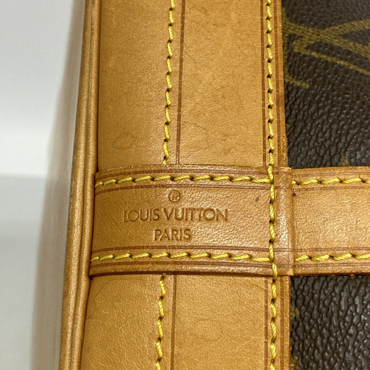 Louis Vuitton Brown Shoulder Bag (Pre-Owned)