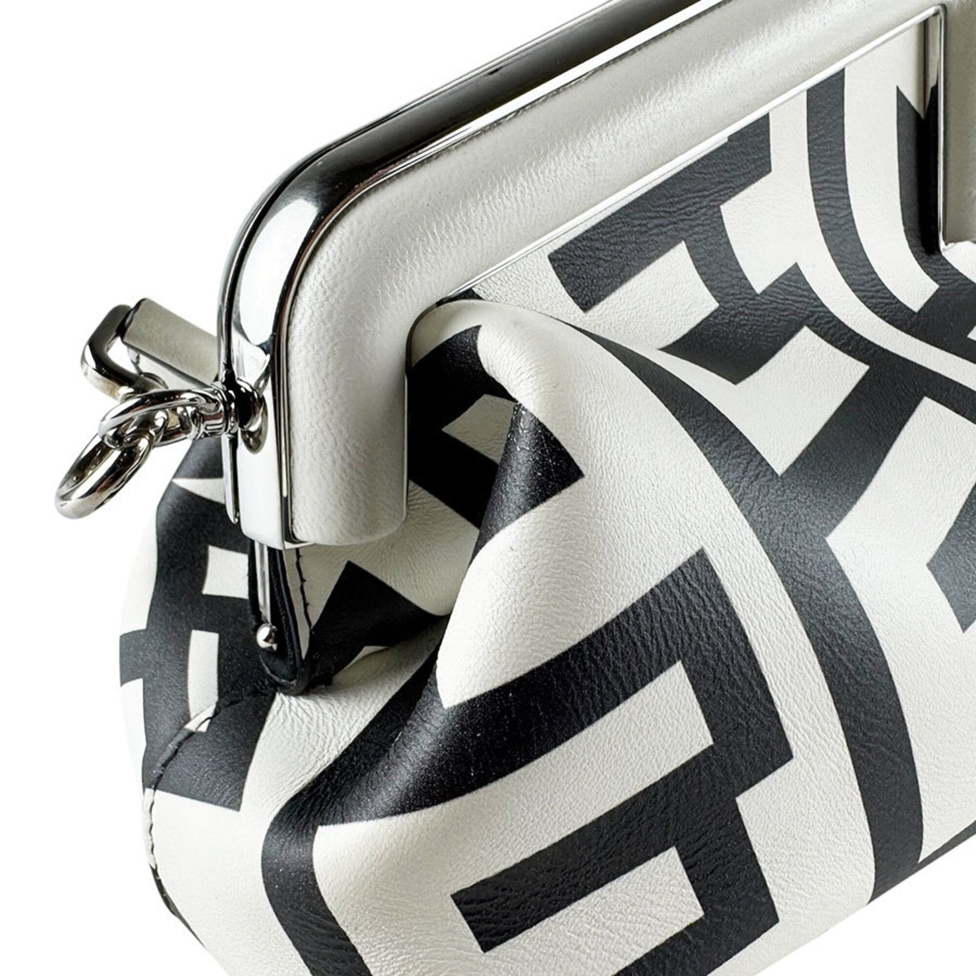 Fendi Black White Leather Shoulder Bag (Pre-Owned)