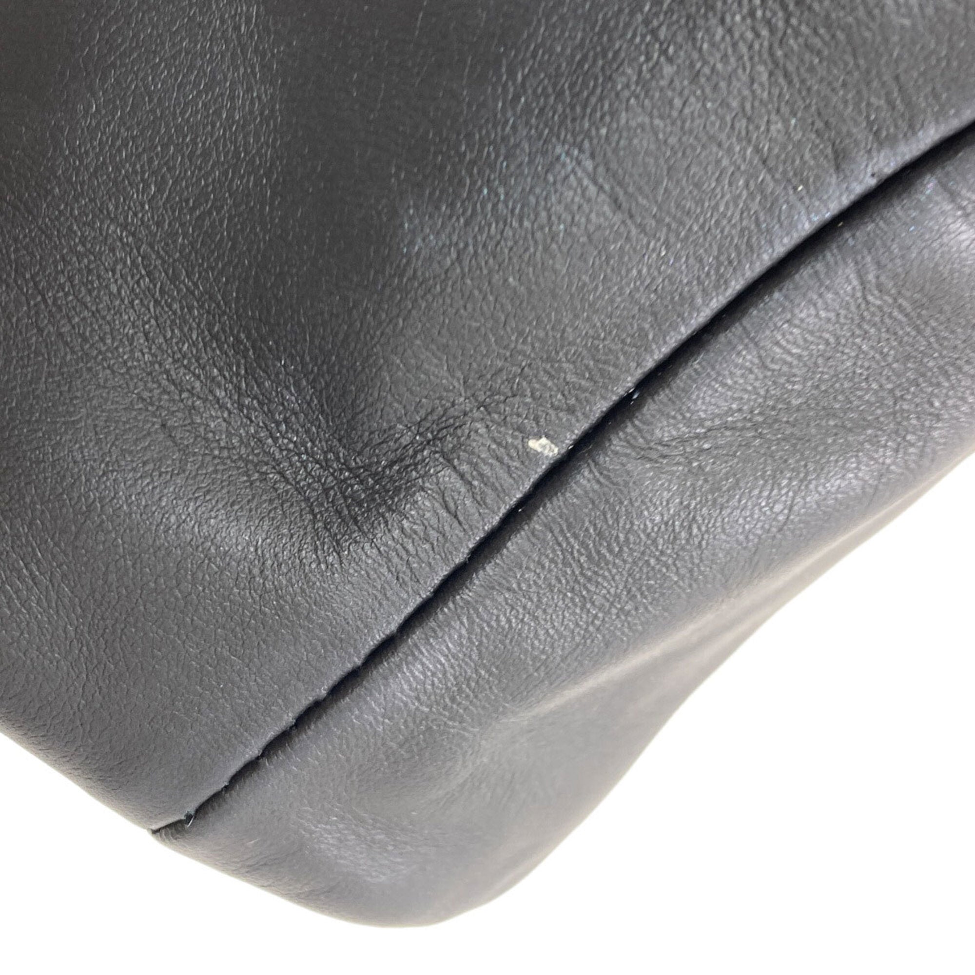 Longchamp Black Leather Shoulder Bag (Pre-Owned)