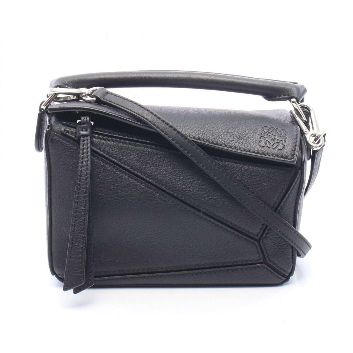 Loewe Black Leather Handbag (Pre-Owned)
