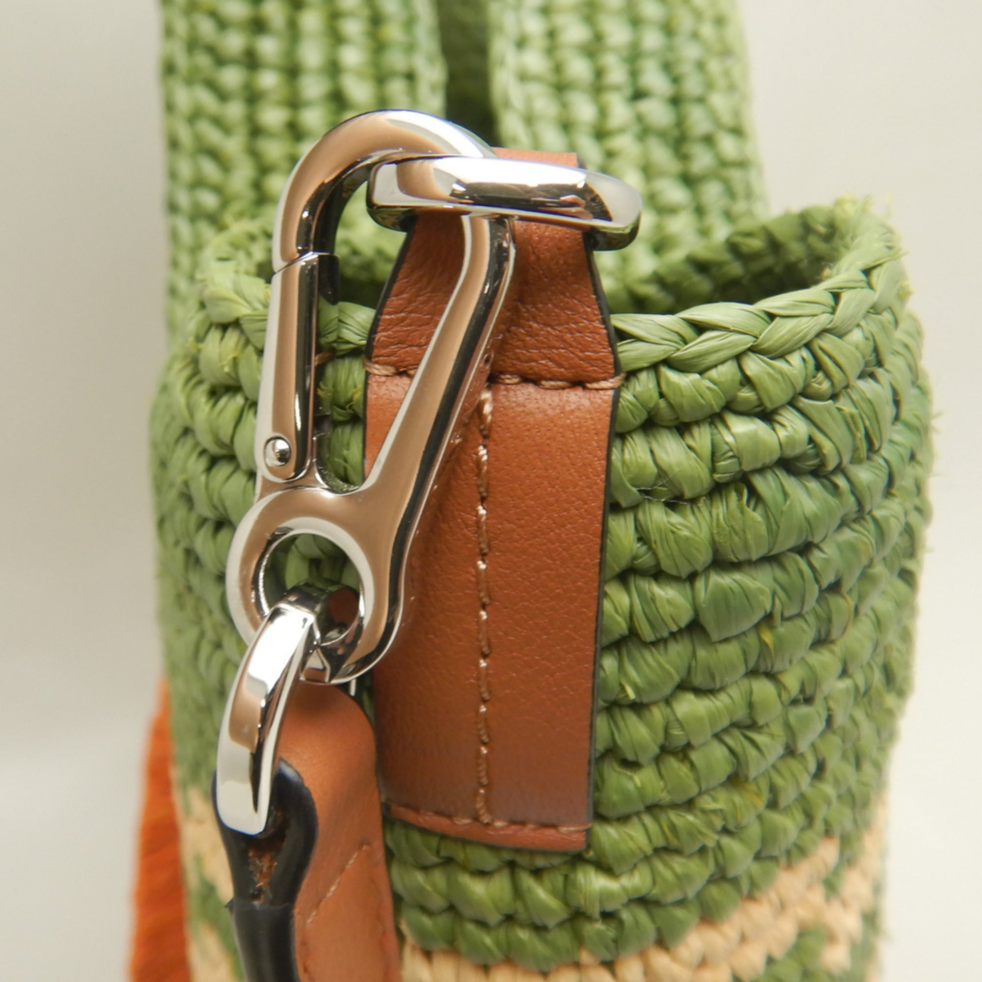 Loewe Beige Khaki Raffia Leather Tote Bag (Pre-Owned)