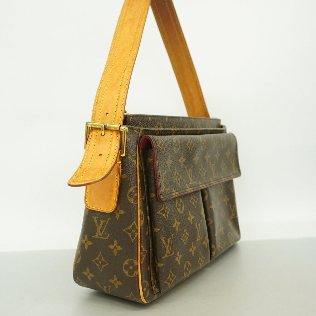Louis Vuitton Brown Shoulder Bag (Pre-Owned)