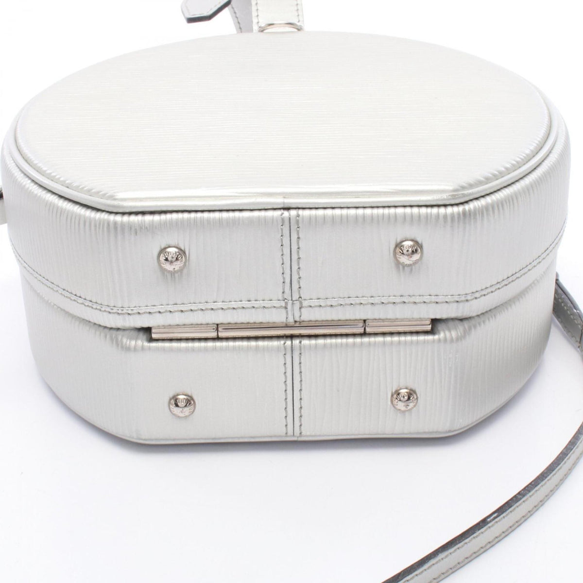 Louis Vuitton Silver Leather Handbag (Pre-Owned)