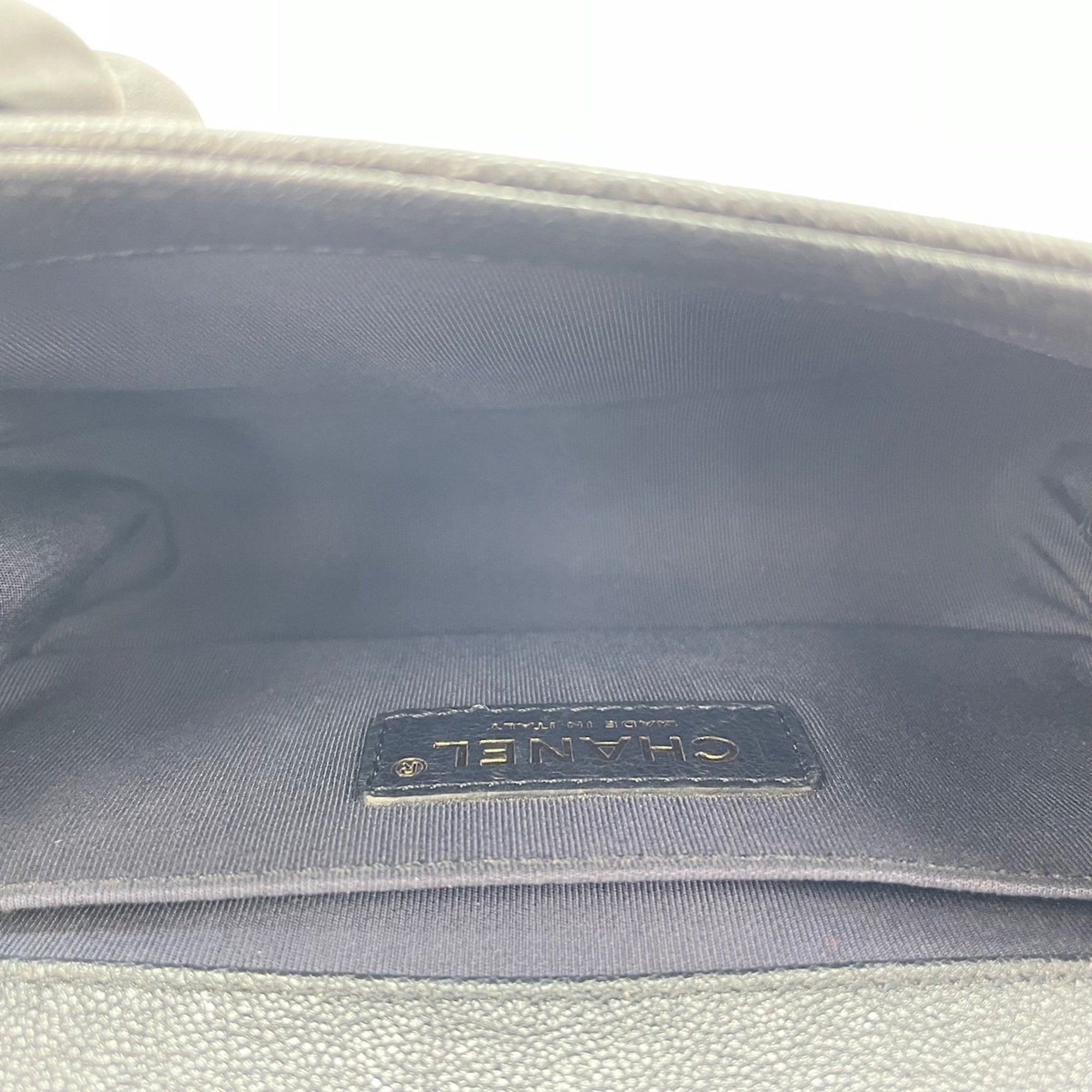 Chanel Black Shoulder Bag (Pre-Owned)