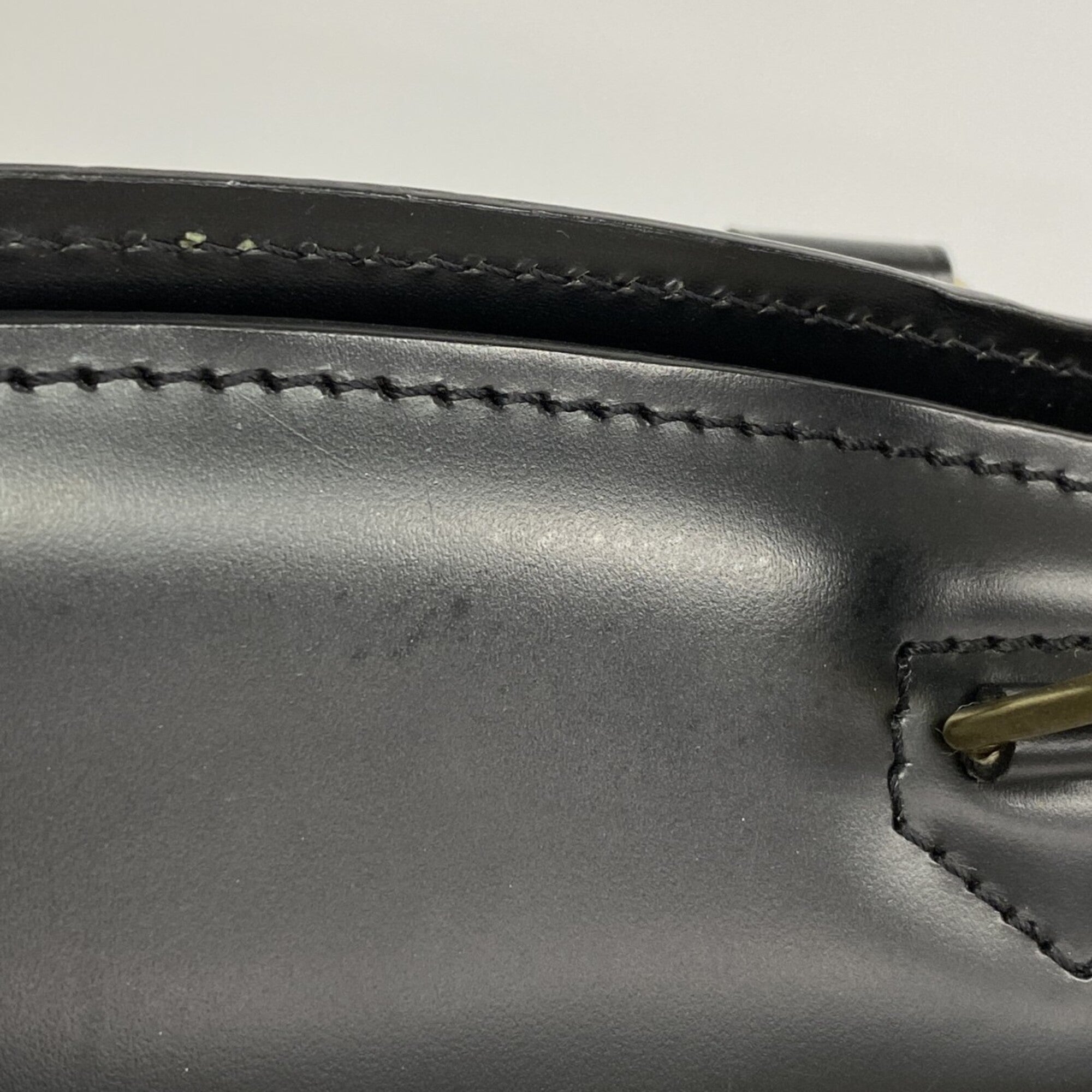 Louis Vuitton Noir Handbag (Pre-Owned)