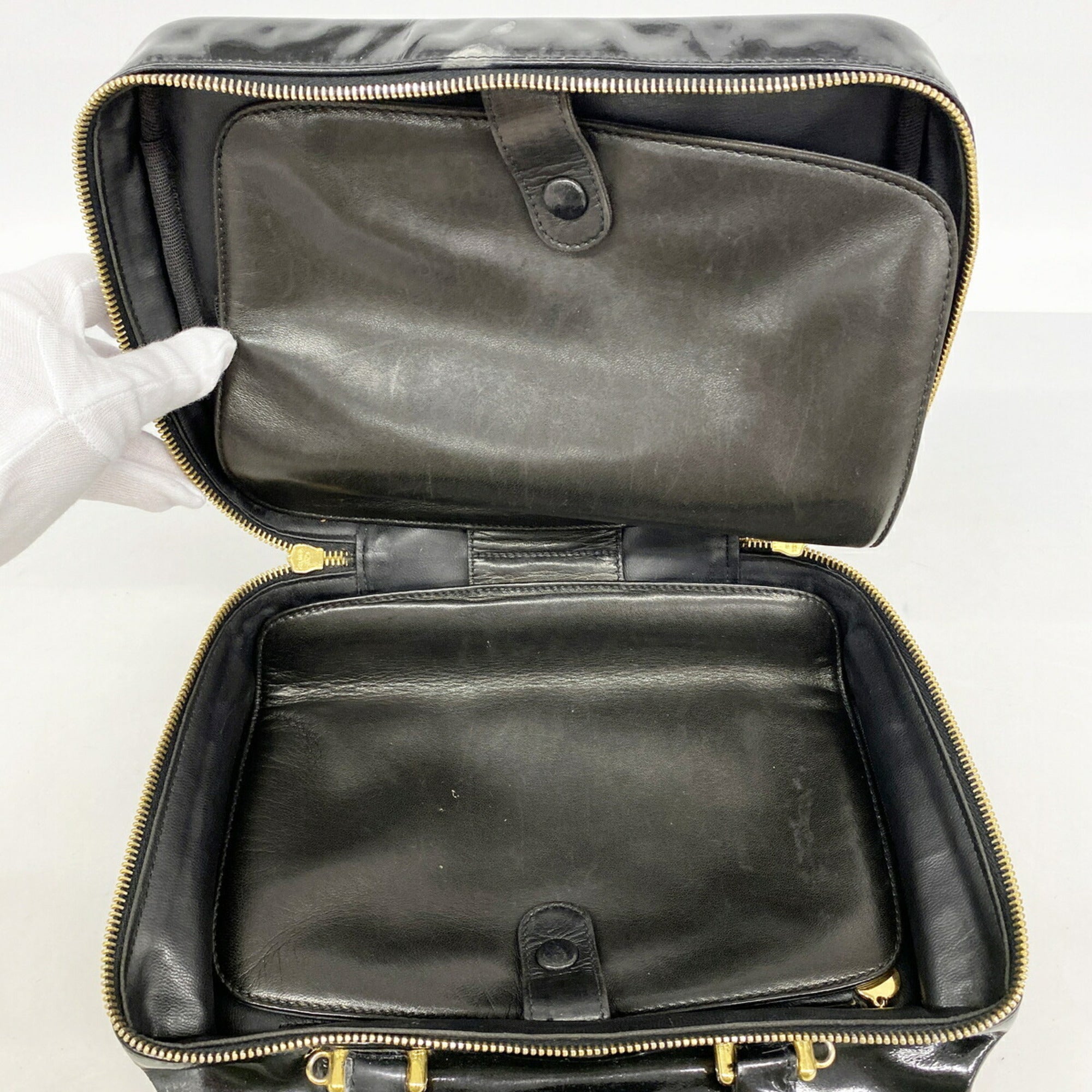 Chanel Black Patent Leather Vanity Bag (Pre-Owned)