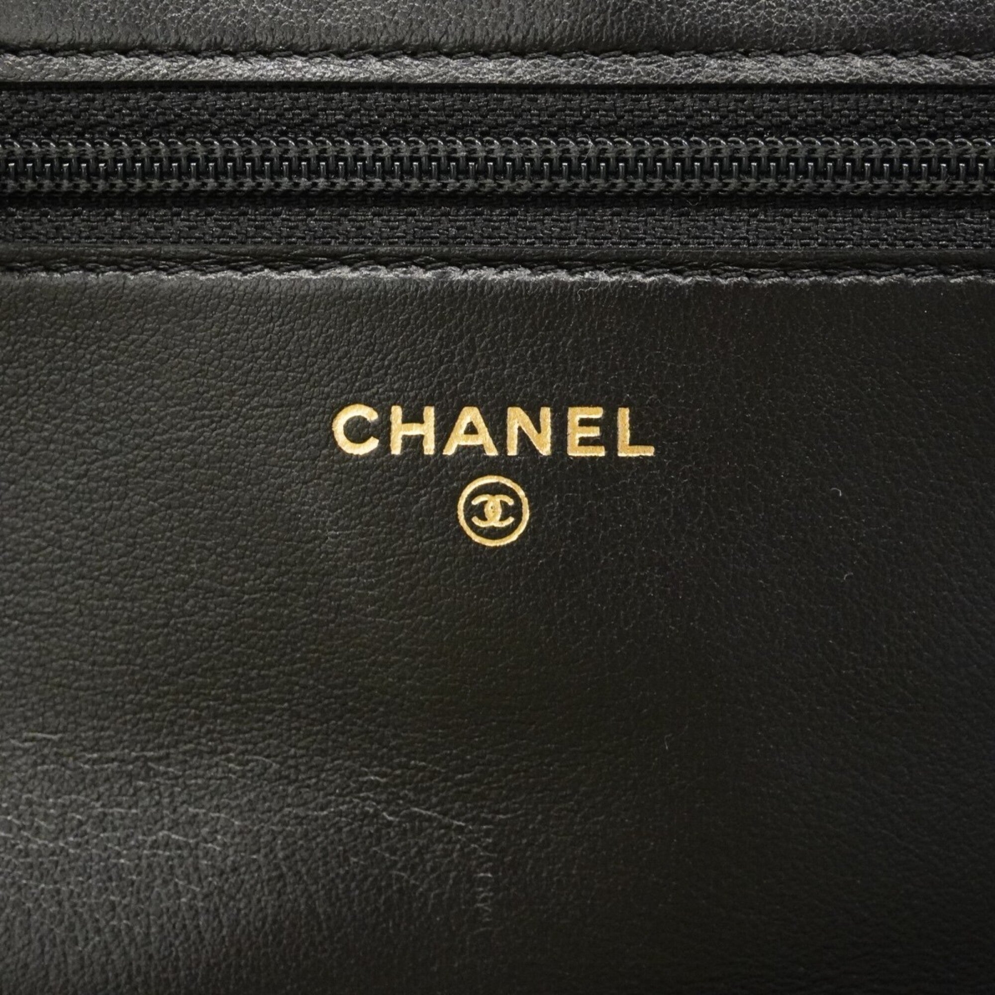 Chanel Black Grained Calfskin Chain/Shoulder Wallet (Pre-Owned)
