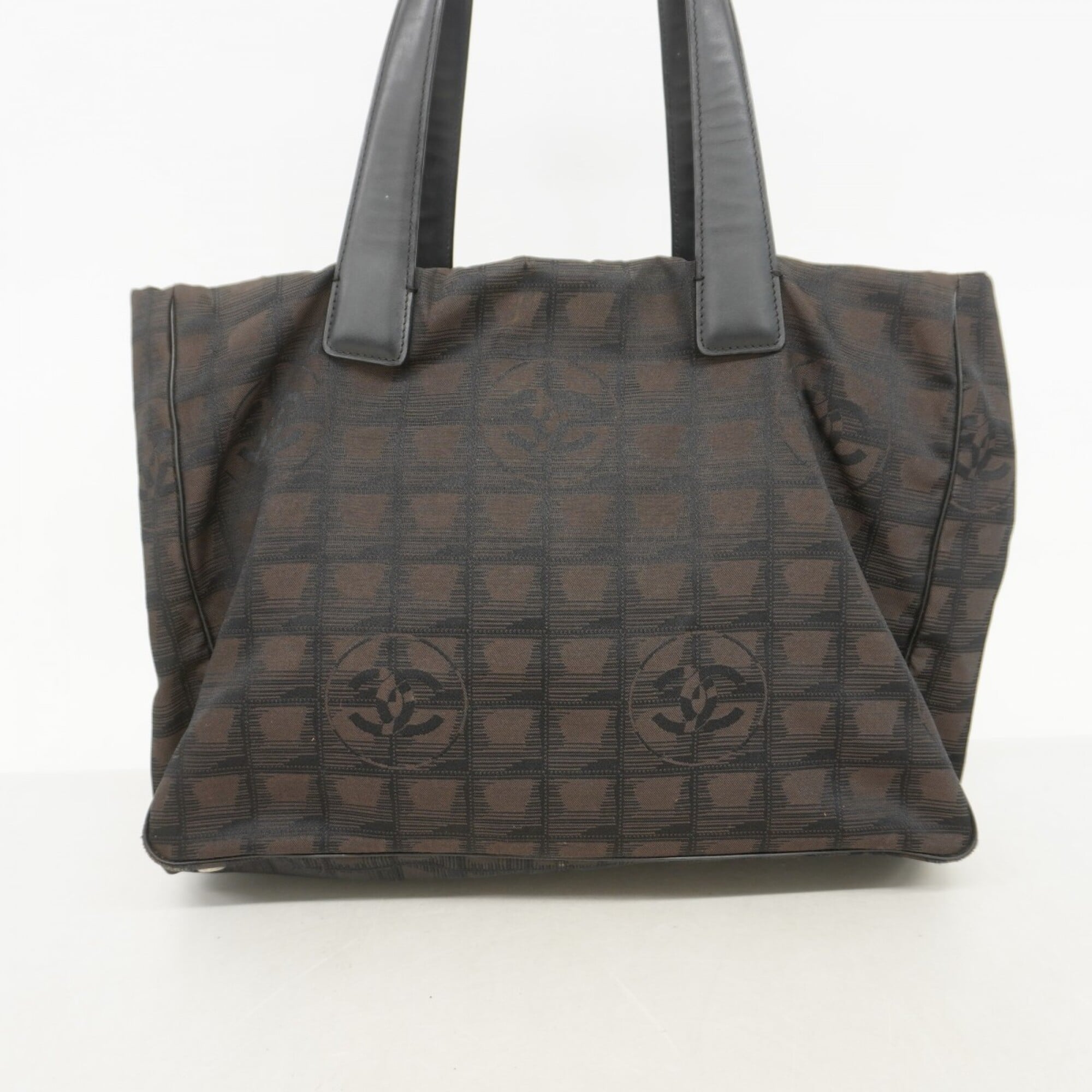 Chanel Brown Nylon Tote Bag (Pre-Owned)