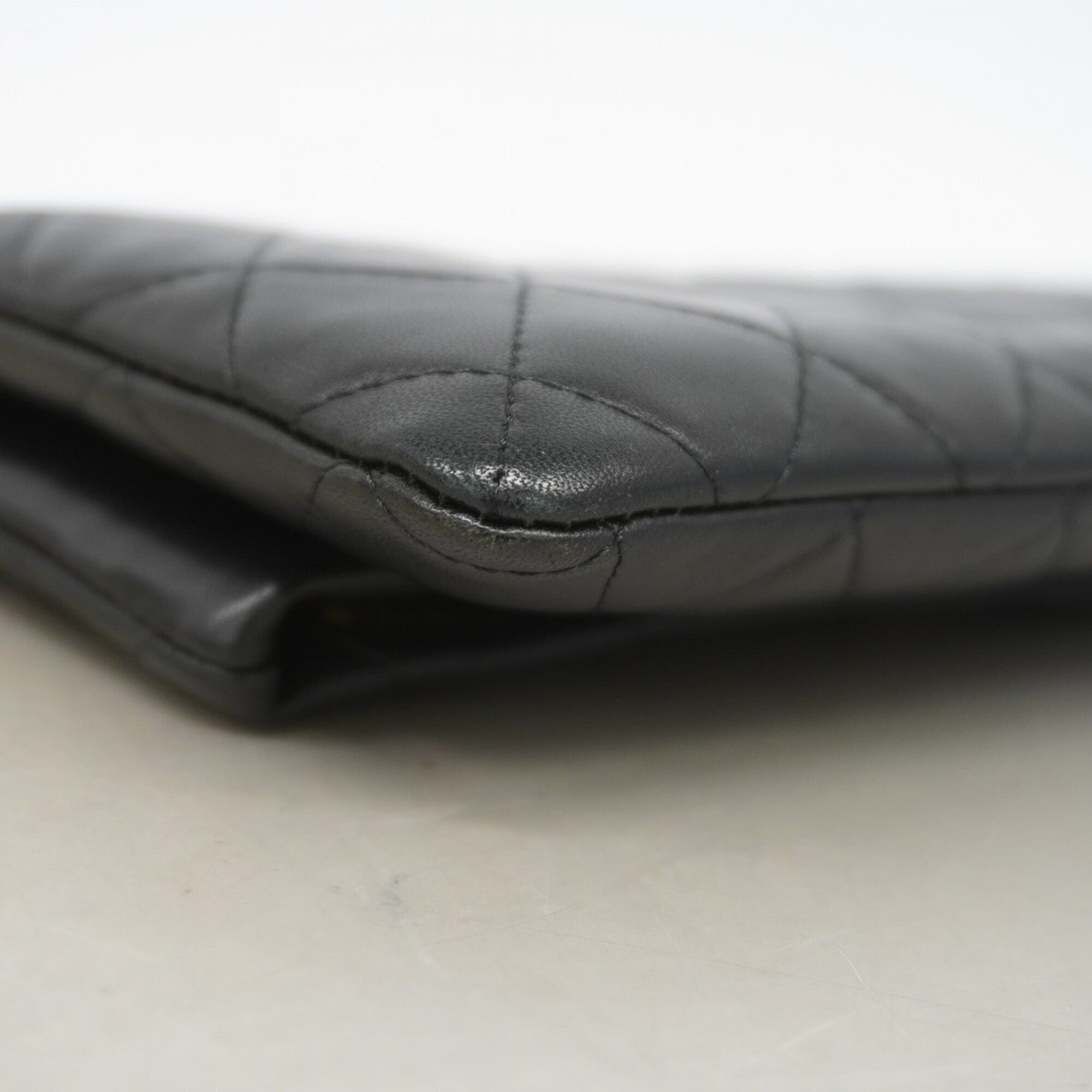 Chanel Black Leather Clutch Bag (Pre-Owned)