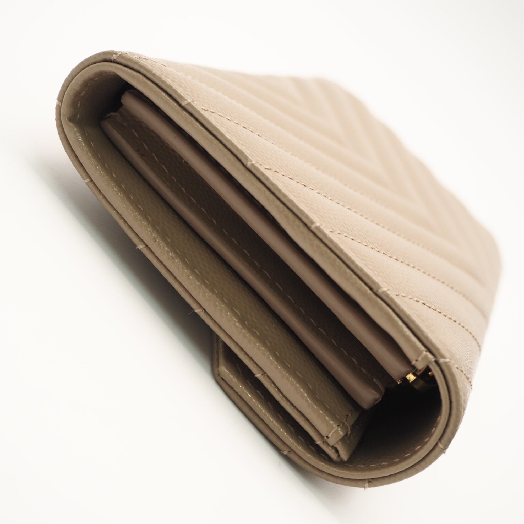 Yves Saint Laurent Beige Leather Long Wallet (Bi-Fold) (Pre-Owned)