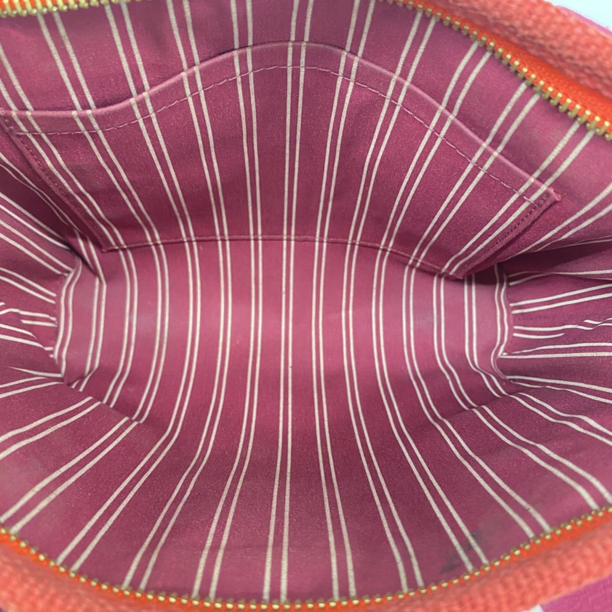 Louis Vuitton Rouge Handbag (Pre-Owned)