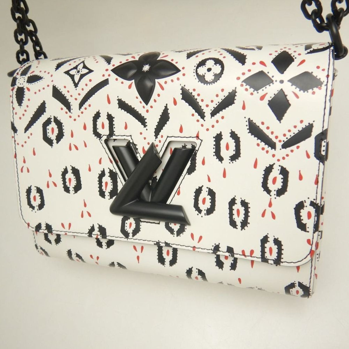 Louis Vuitton Black White Leather Shoulder Bag (Pre-Owned)