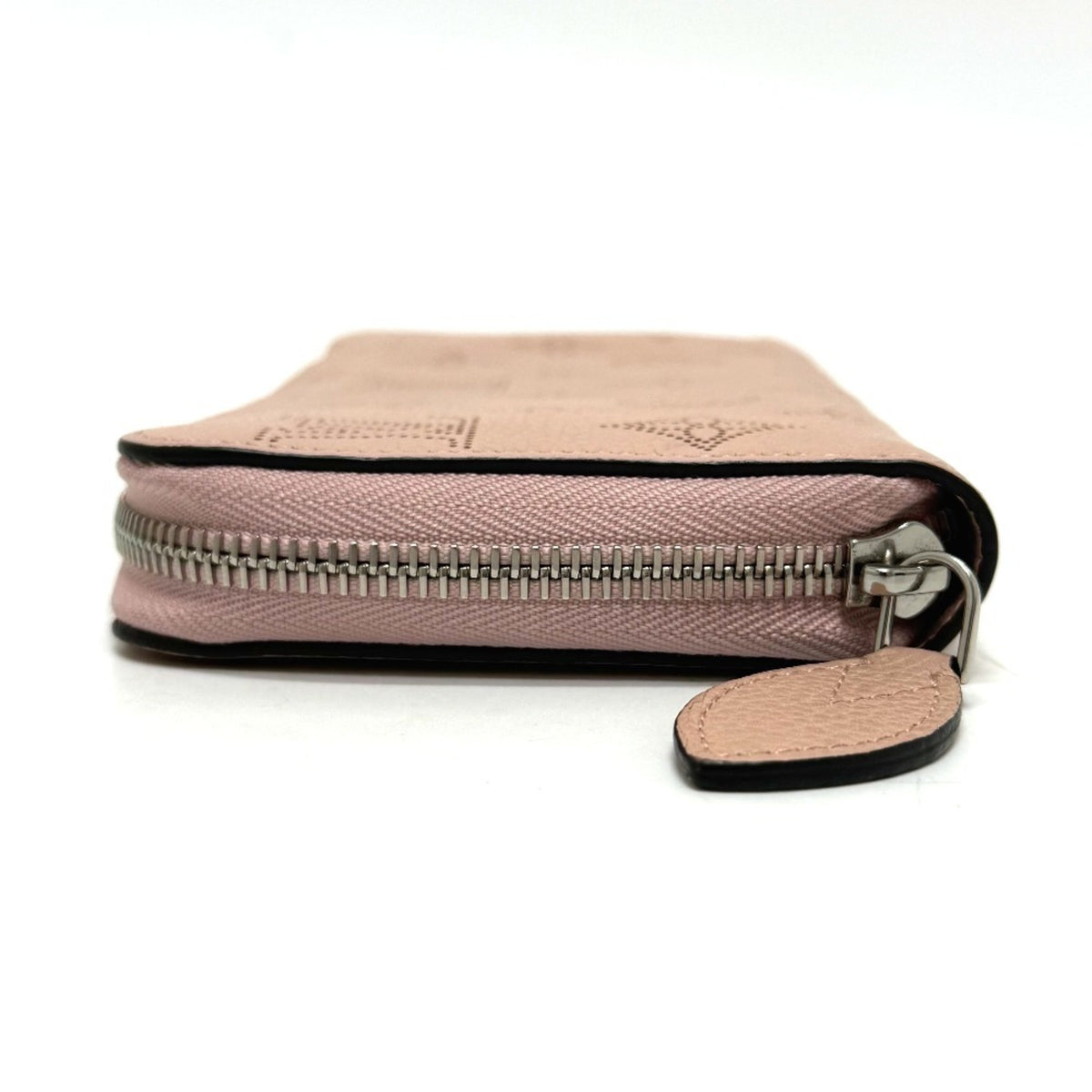 Louis Vuitton Mahina Magnolia Mahina Leather Long Wallet (Bi-Fold) (Pre-Owned)