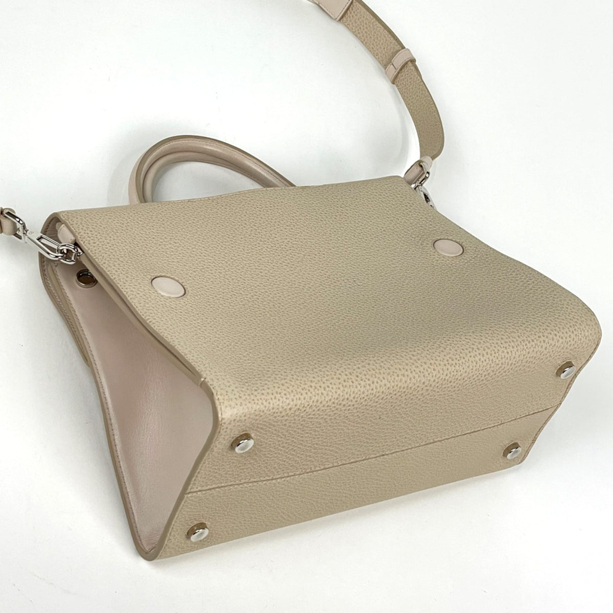 Christian Dior Beige Leather Handbag (Pre-Owned)