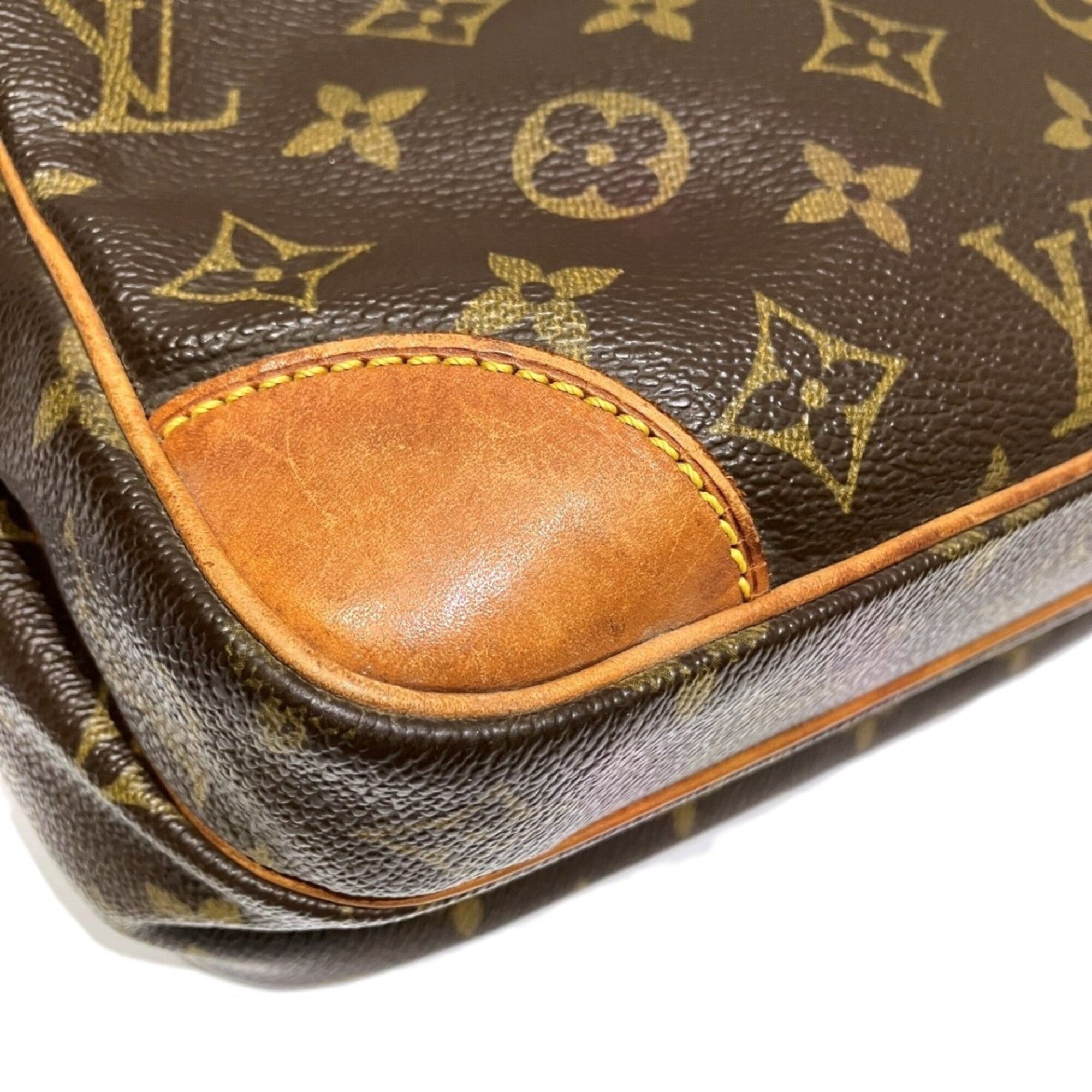 Louis Vuitton Brown Galle Monogram Monogram Shoulder Bag (Pre-Owned)