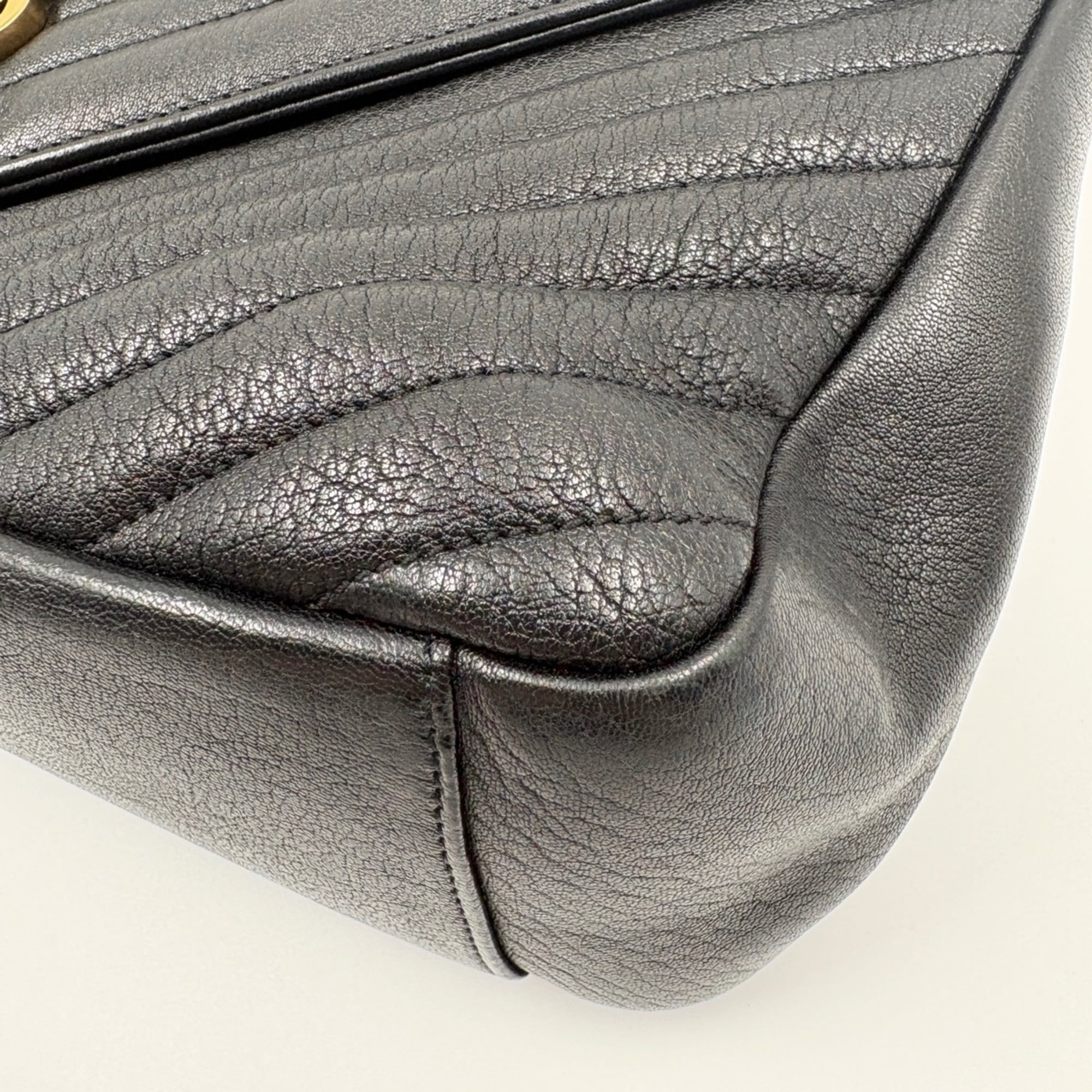 Yves Saint Laurent Black Handbag (Pre-Owned)