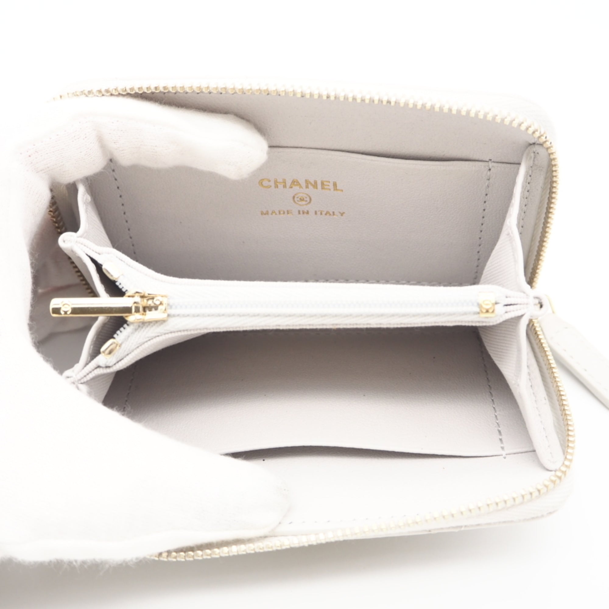 Chanel Gray Leather Coin Purse/Coin Case (Pre-Owned)
