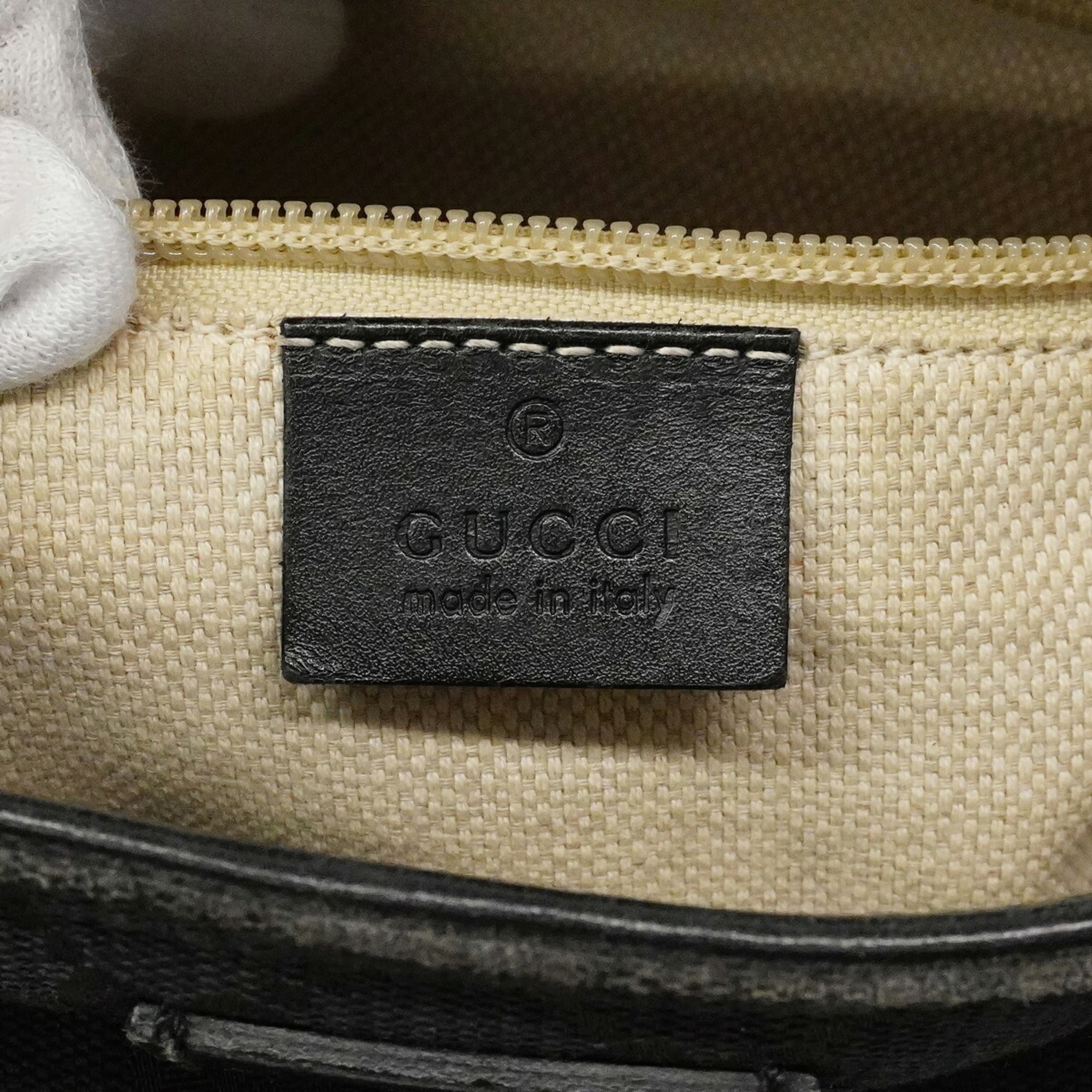 Gucci Black Canvas Shoulder Bag (Pre-Owned)