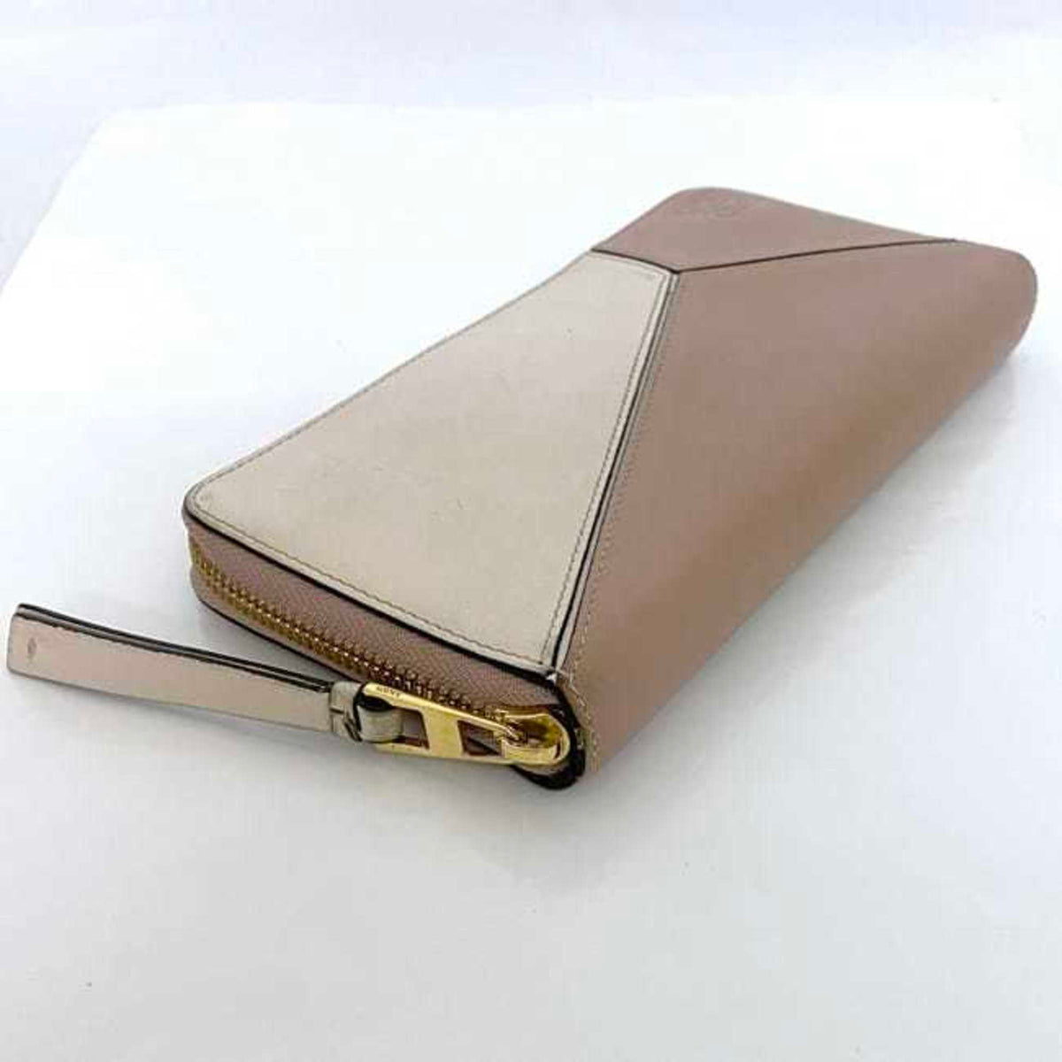 Loewe Pink Beige White Leather Long Wallet (Bi-Fold) (Pre-Owned)