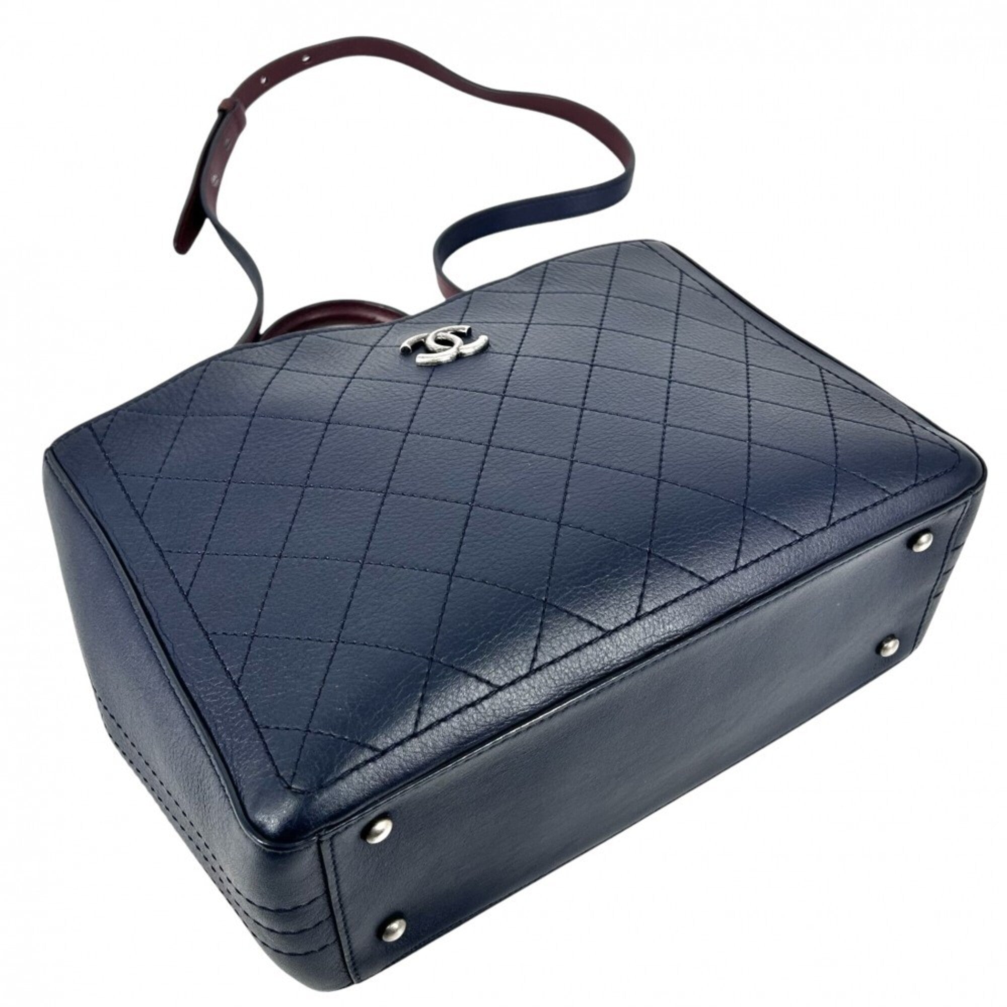 Chanel Bordeaux Navy Leather Handbag Shoulder Bag (Pre-Owned)
