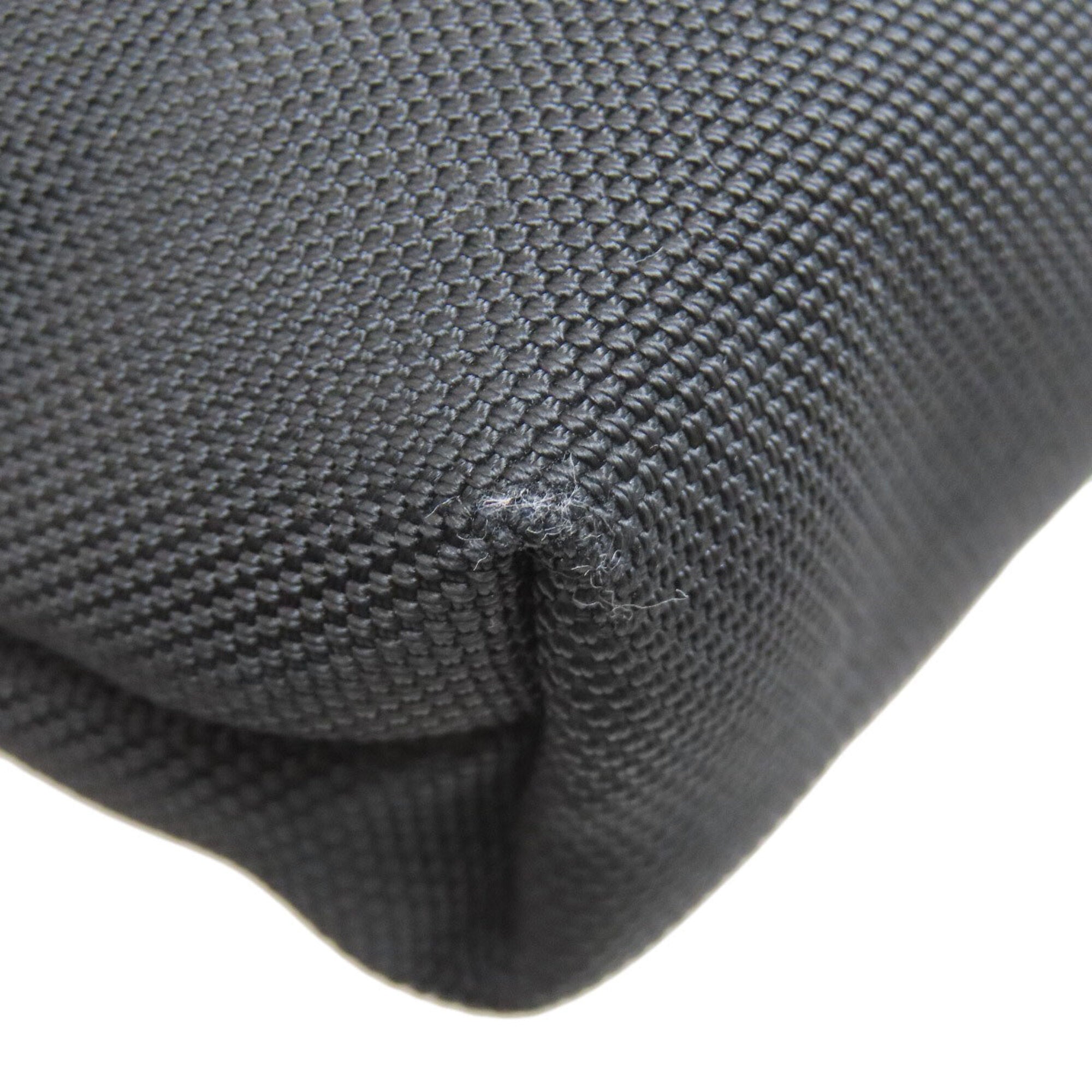 Gucci Black Canvas Shoulder Bag (Pre-Owned)