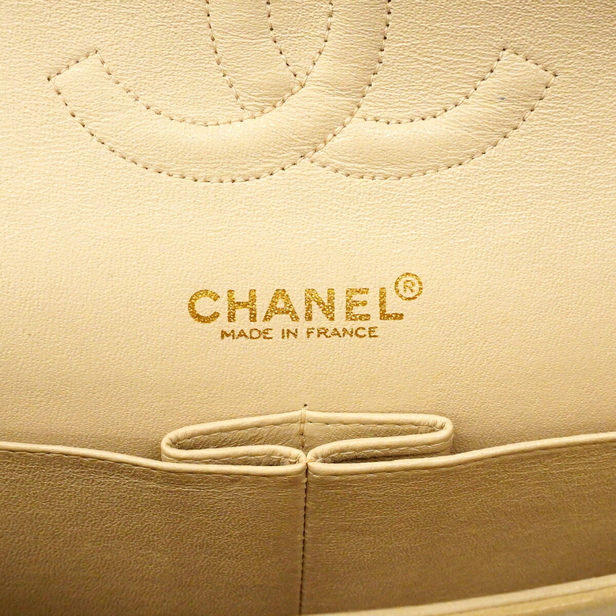 Chanel Beige Leather Shoulder Bag (Pre-Owned)