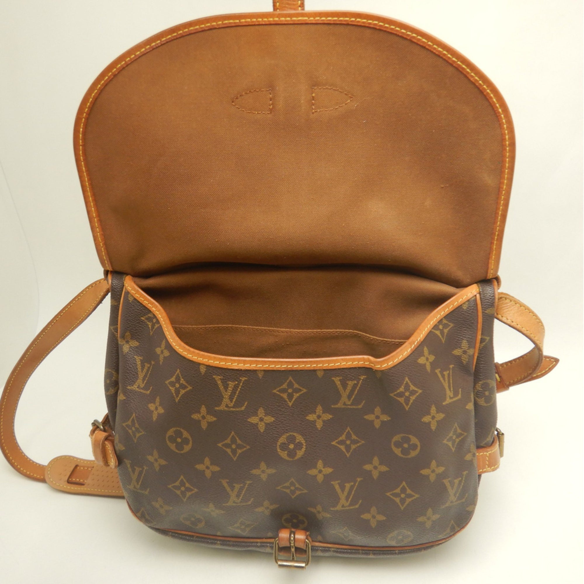 Louis Vuitton Brown Monogram Canvas Shoulder Bag (Pre-Owned)