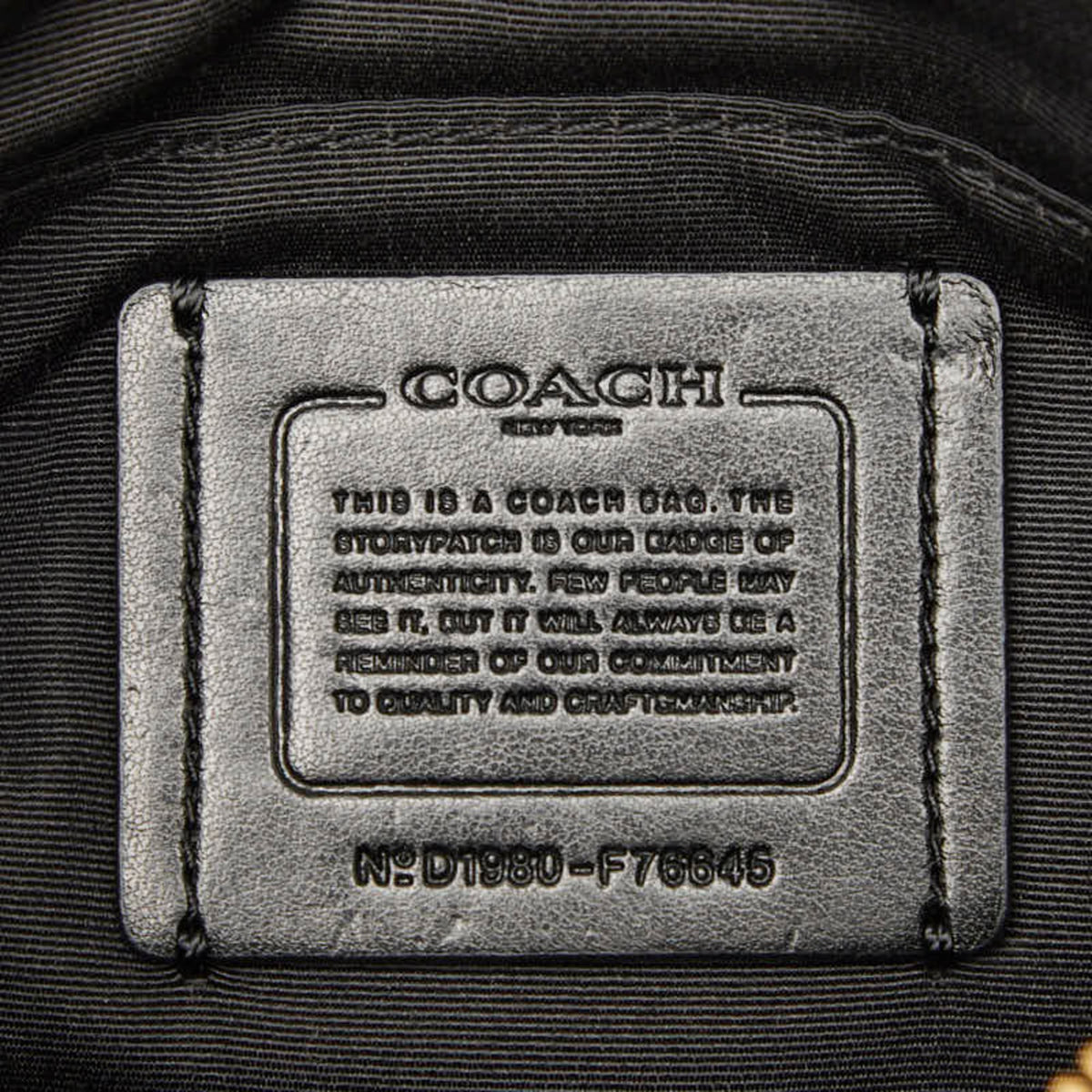 Coach Black Leather Shoulder Bag (Pre-Owned)