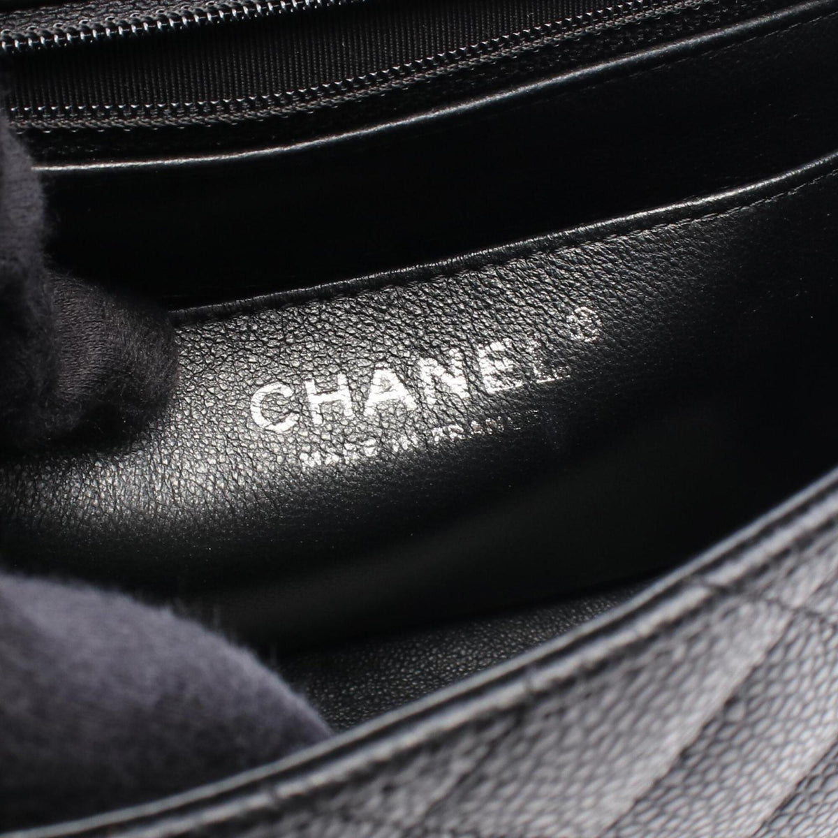 Chanel Black Grained Calfskin Handbag Shoulder Bag (Pre-Owned)