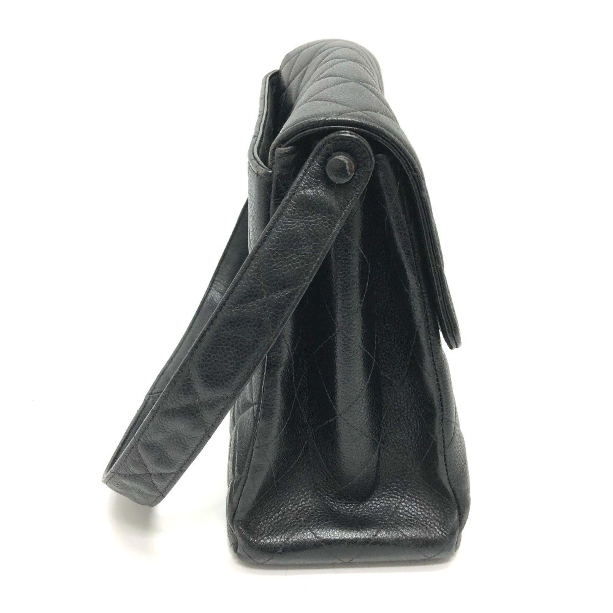 Chanel Black Leather Shoulder Bag (Pre-Owned)