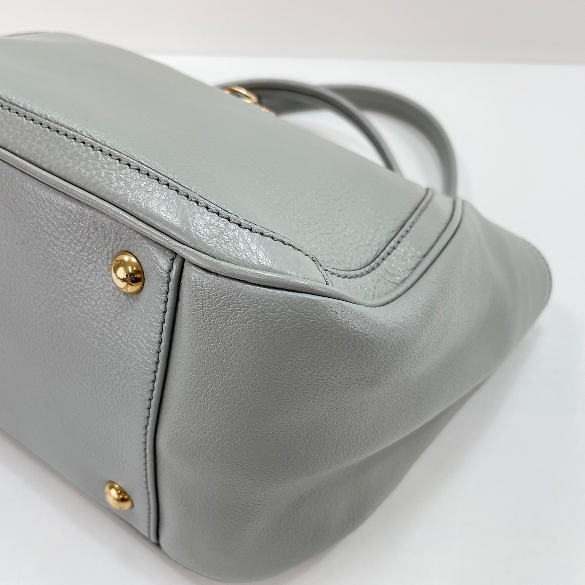 Salvatore Ferragamo Gancini Gray Handbag (Pre-Owned)