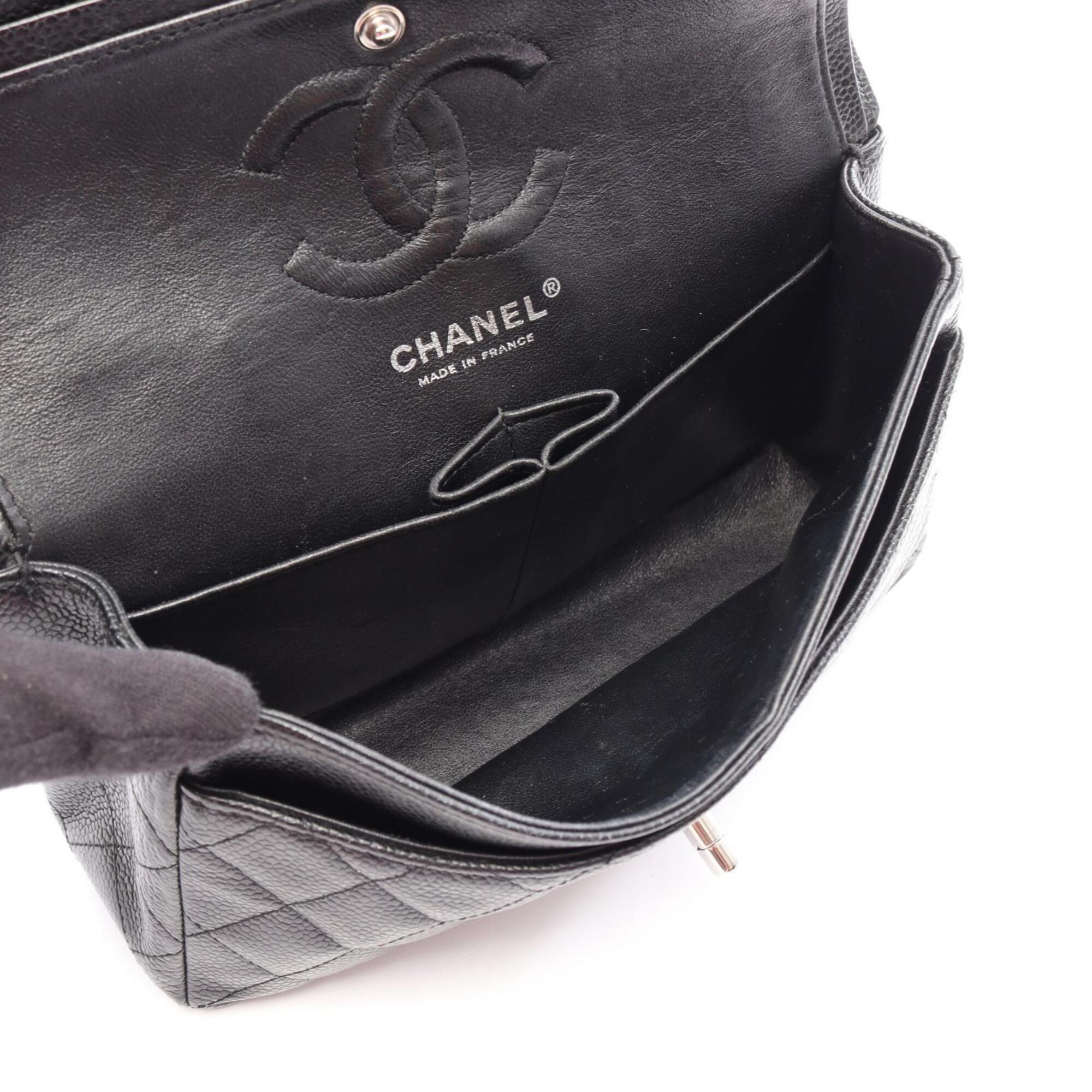 Chanel Black Grained Calfskin Handbag Shoulder Bag (Pre-Owned)