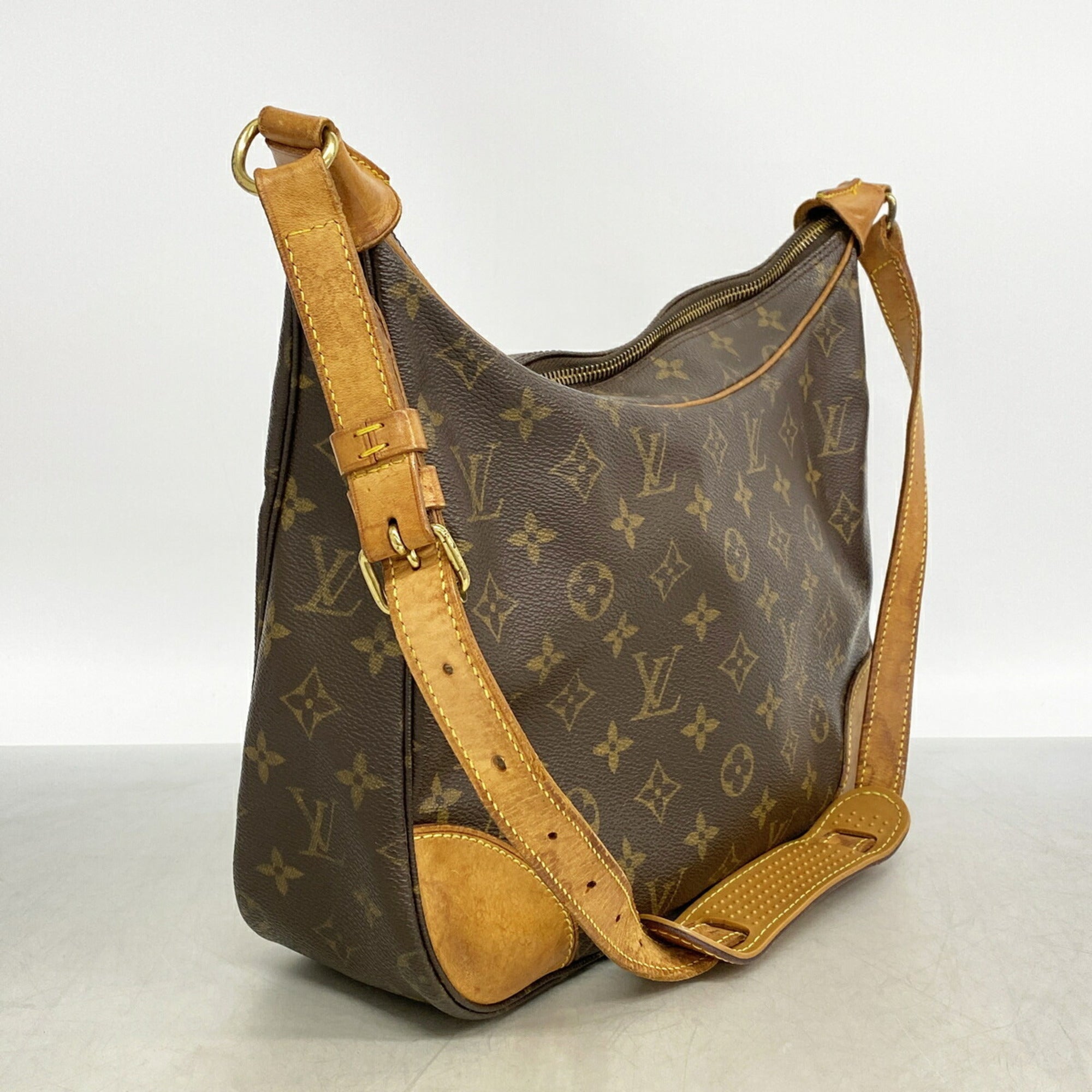 Louis Vuitton Brown Shoulder Bag (Pre-Owned)