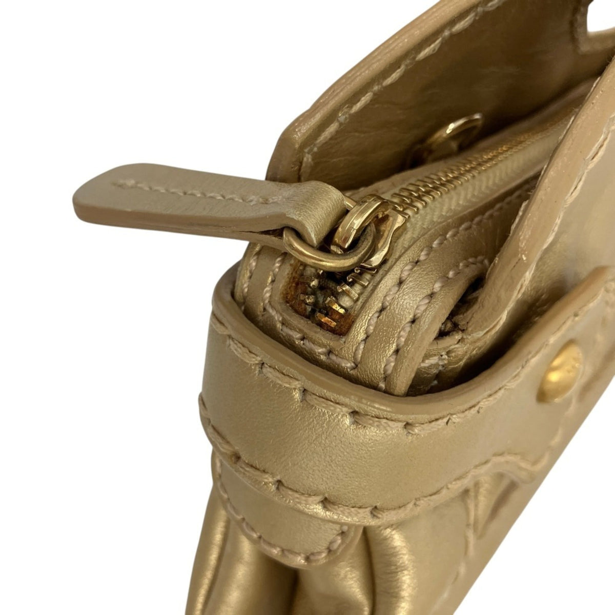 Tod's Gold Leather Handbag Shoulder Bag (Pre-Owned)