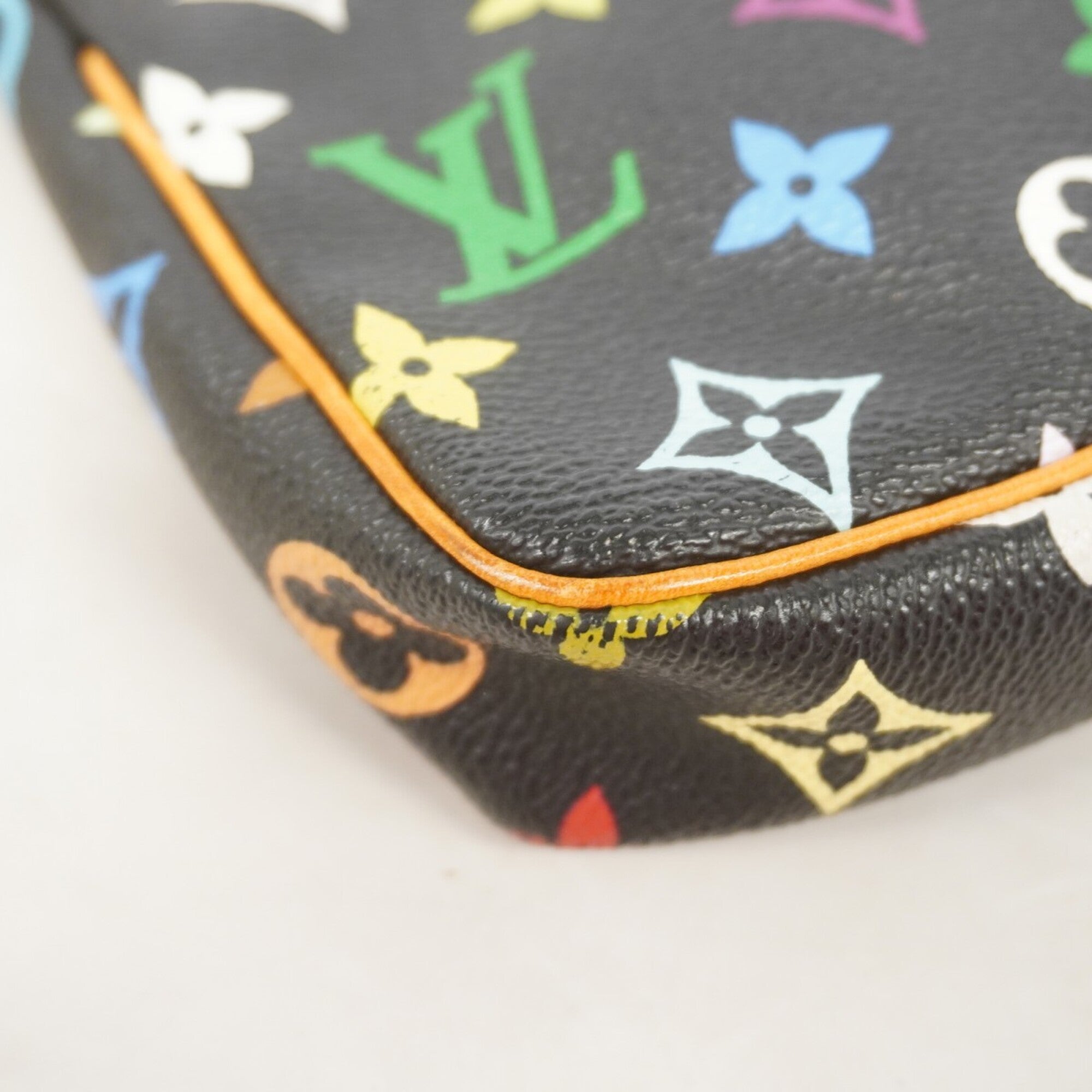 Louis Vuitton Noir Pouch (Pre-Owned)