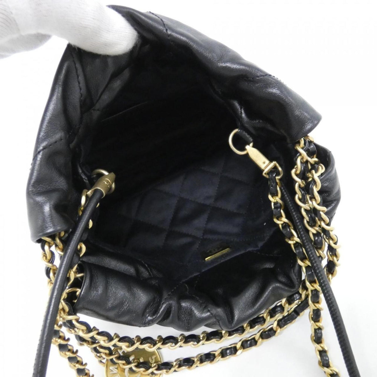 Chanel Black Leather Handbag (Pre-Owned)