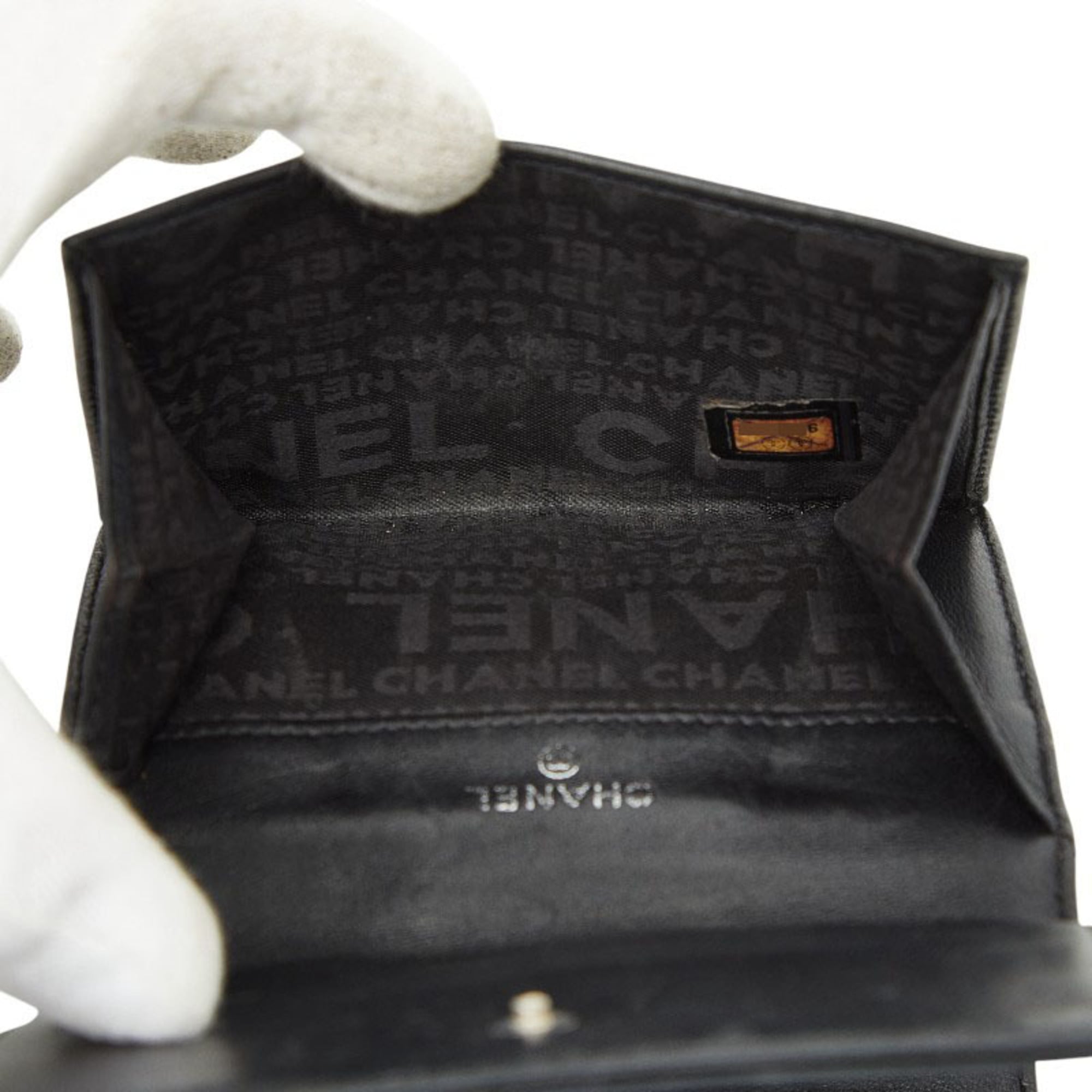 Chanel Black Leather Wallet (Bi-Fold) (Pre-Owned)