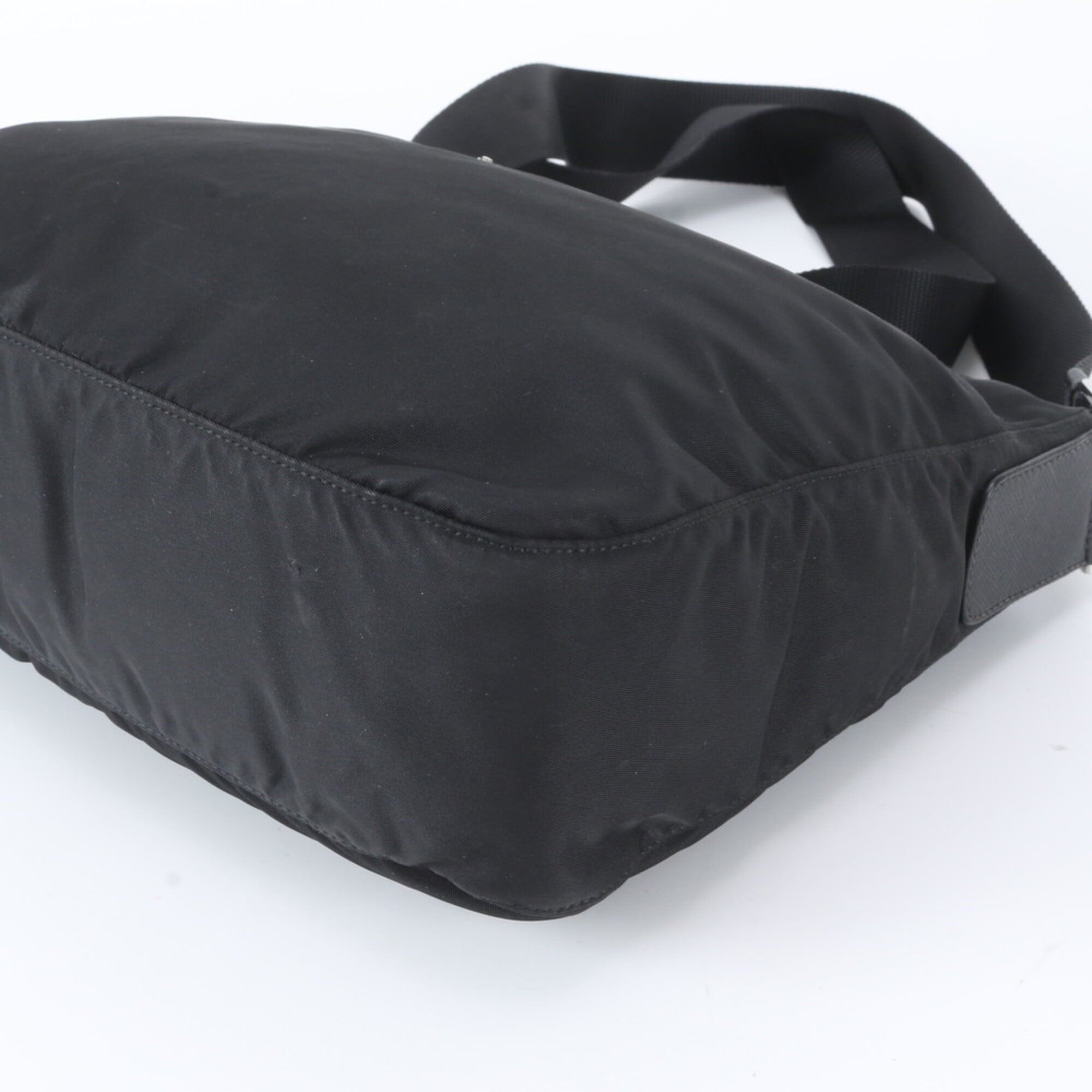Prada Black Nylon Leather Messenger Bag Shoulder Bag (Pre-Owned)