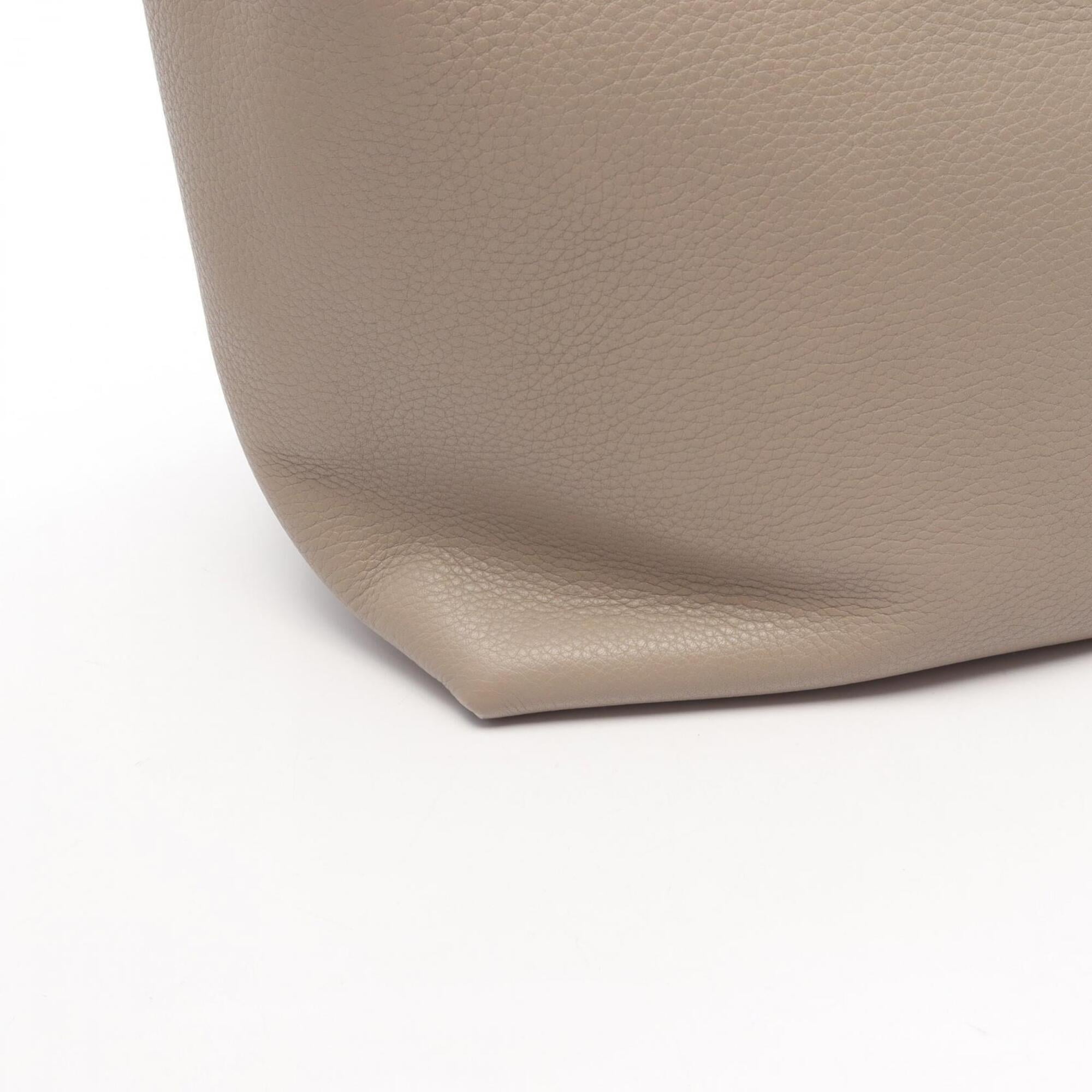 Burberry Beige White Leather Handbag (Pre-Owned)