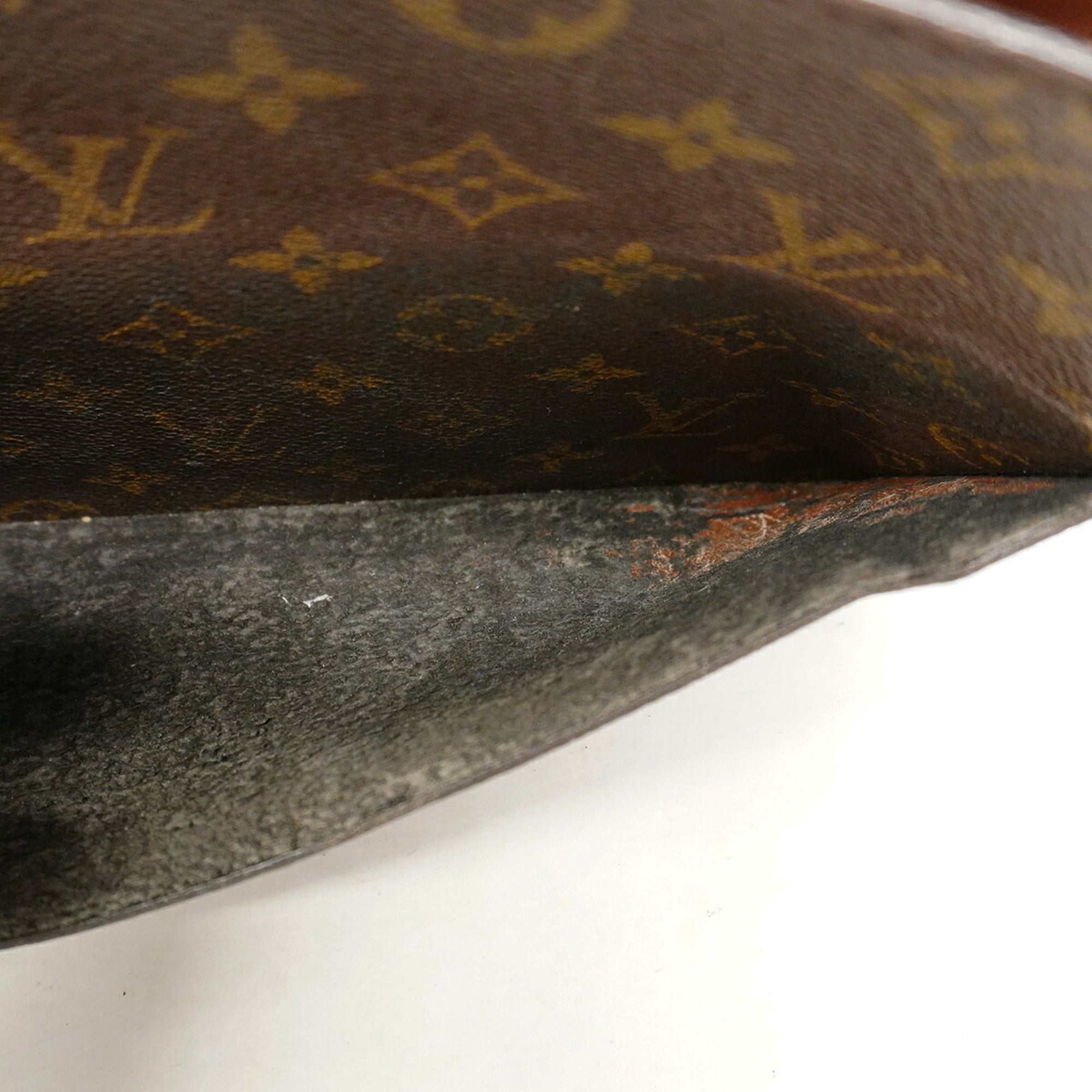 Louis Vuitton Brown Clutch Bag (Pre-Owned)