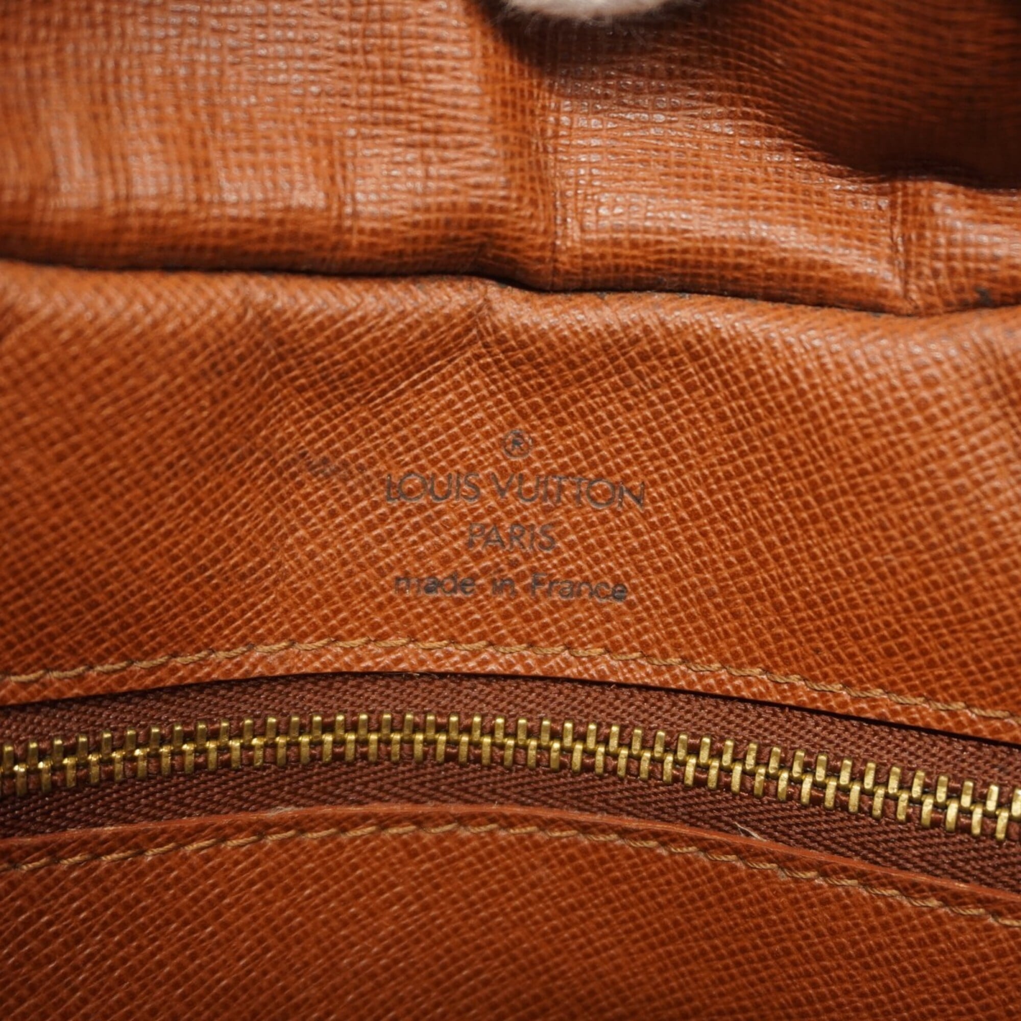 Louis Vuitton Brown Shoulder Bag (Pre-Owned)