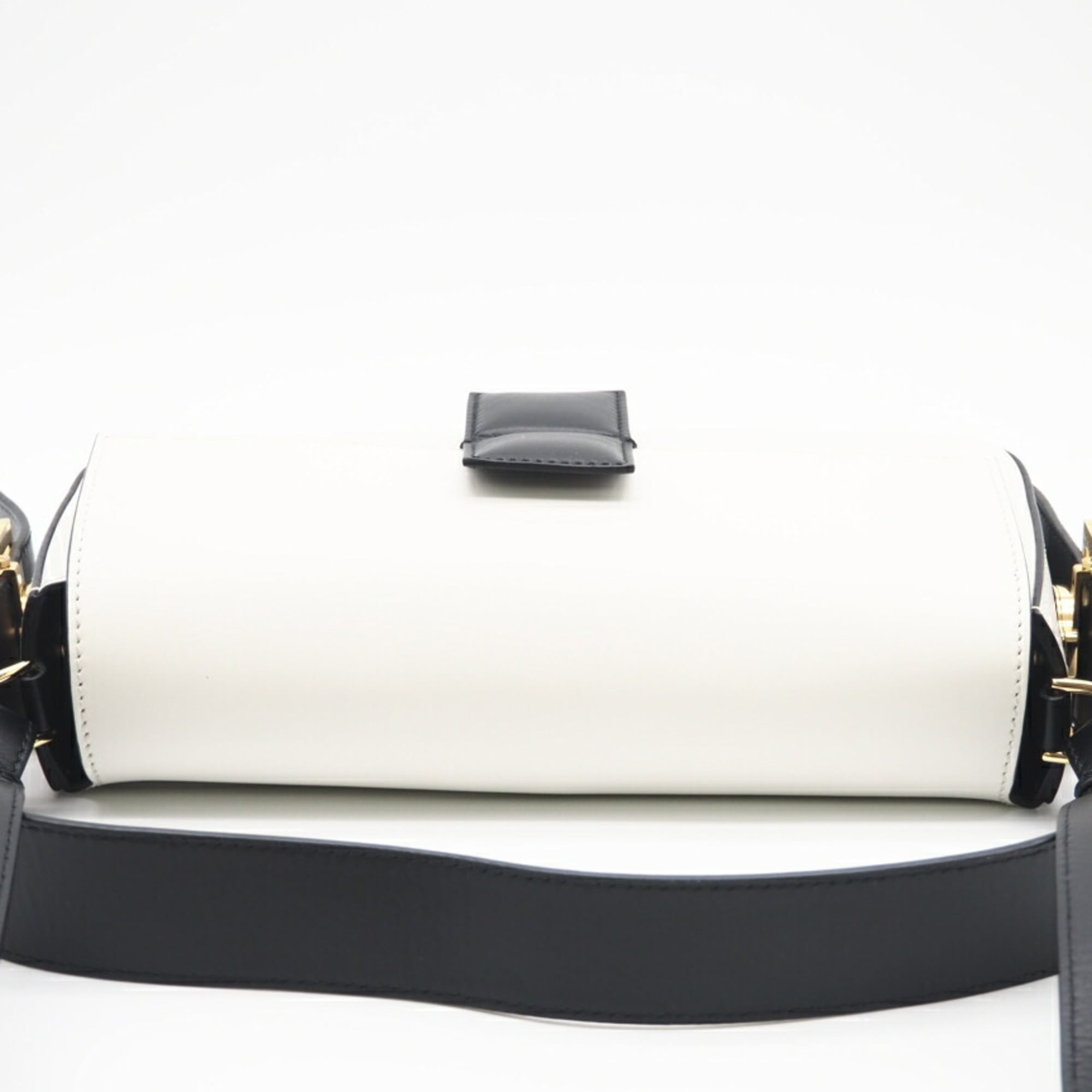 Fendi Black White Leather Shoulder Bag (Pre-Owned)