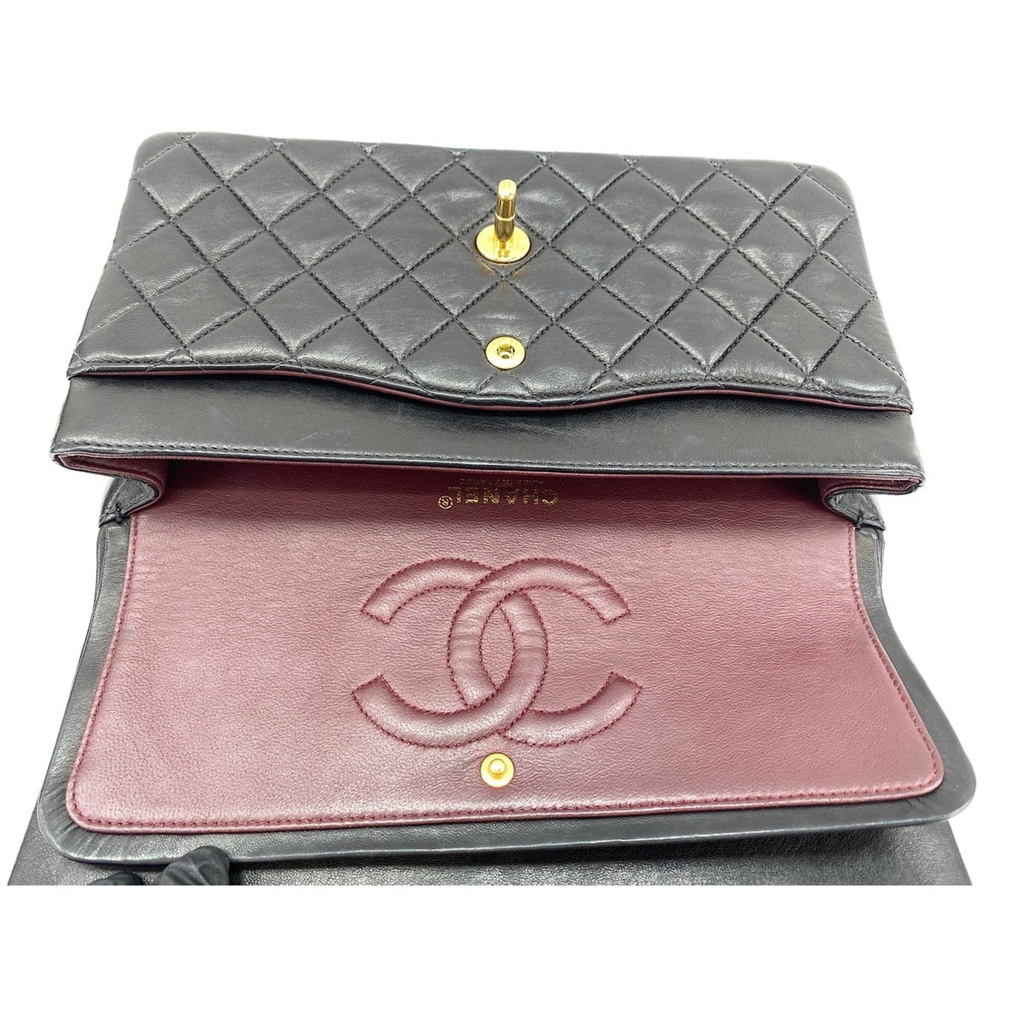 Chanel Matelasse Black Shoulder Bag (Pre-Owned)