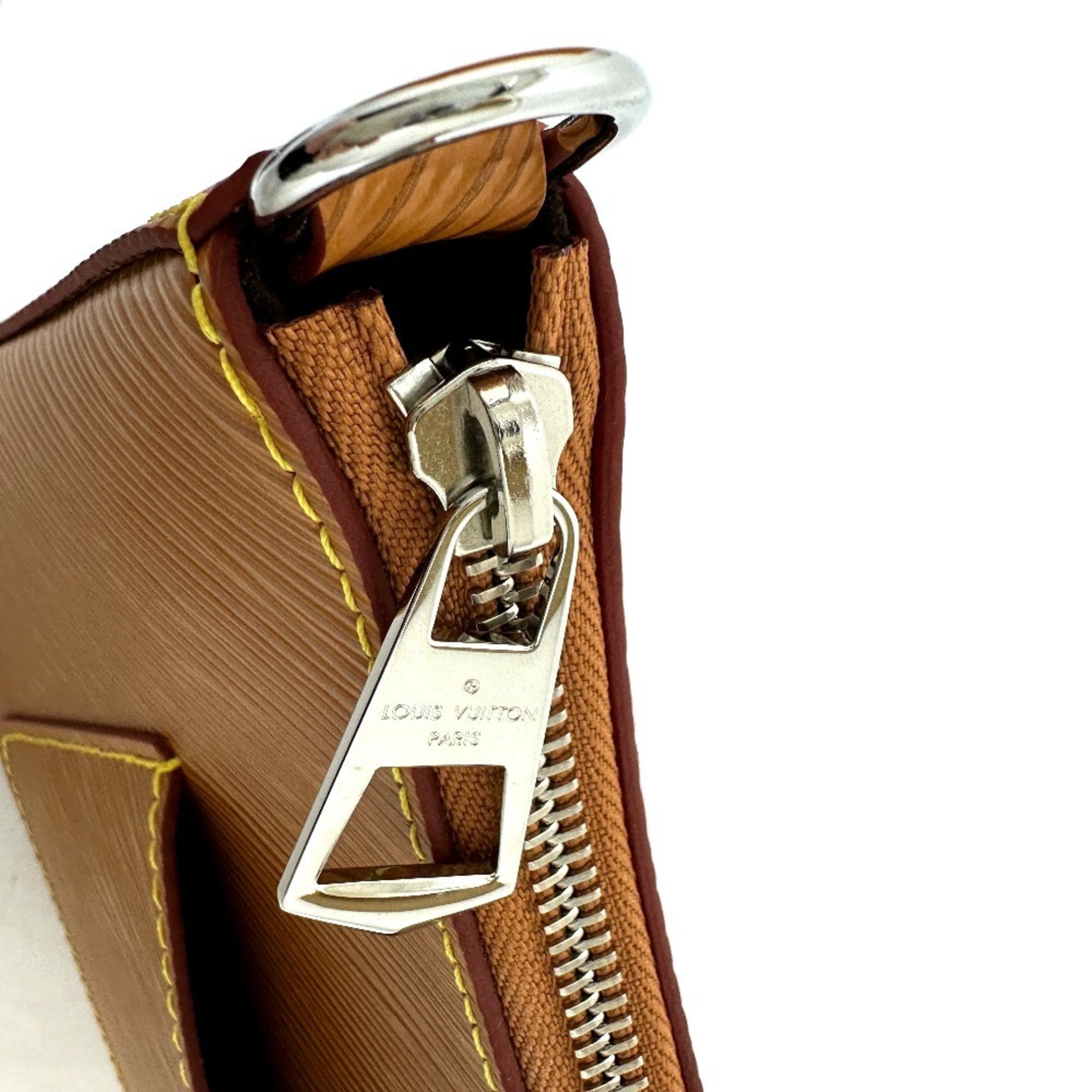 Louis Vuitton Brown Epi Leather Pouch Shoulder Bag (Pre-Owned)