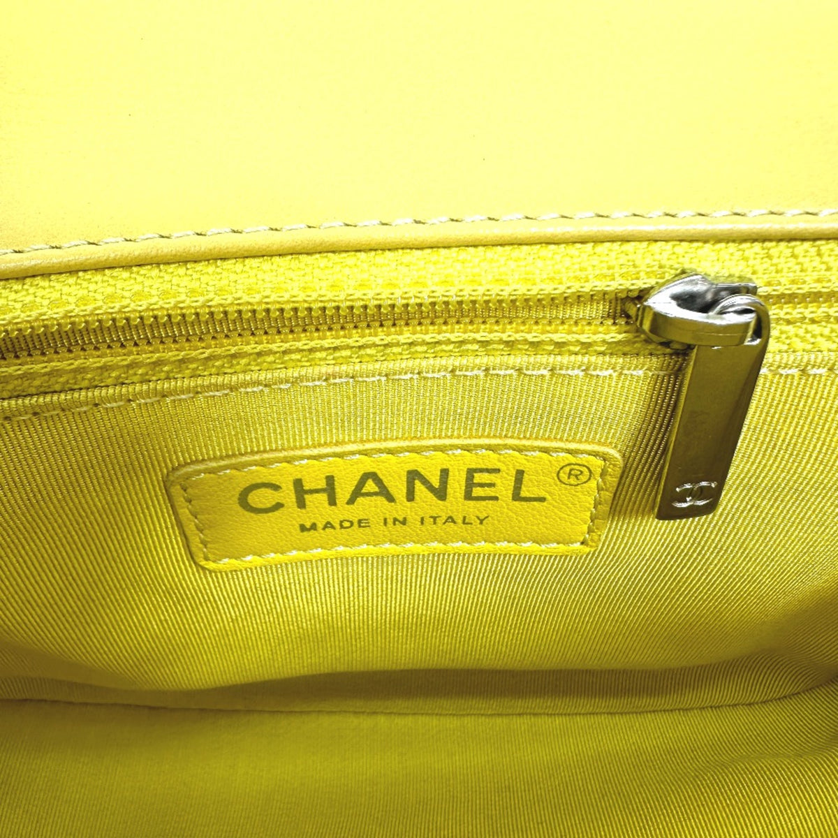 Chanel Yellow Leather Shoulder Bag (Pre-Owned)