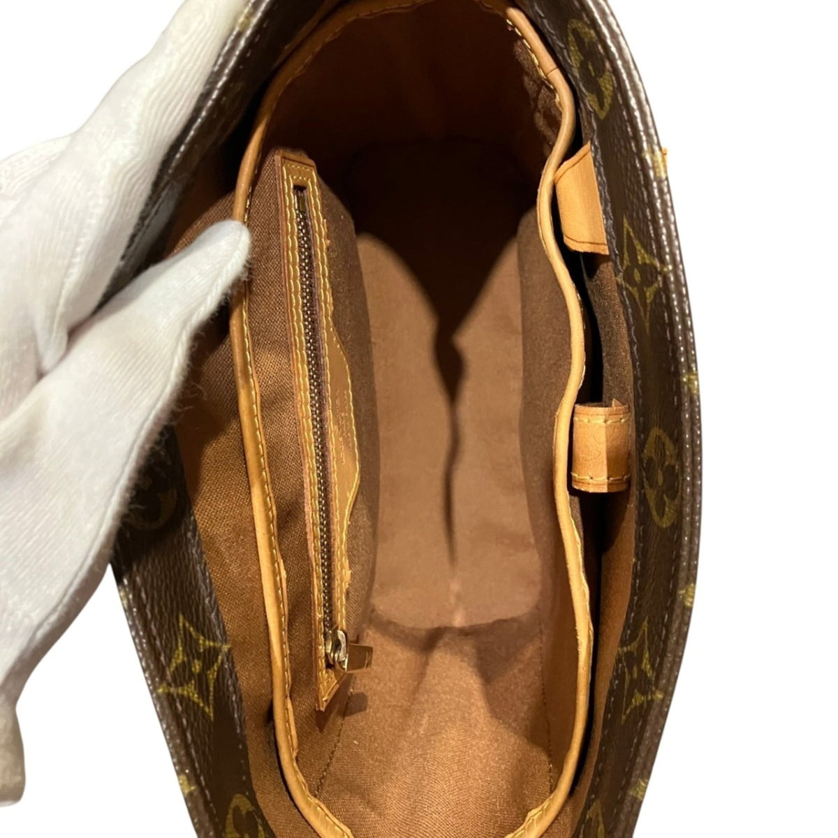 Louis Vuitton Brown Monogram Monogram Handbag (Pre-Owned)
