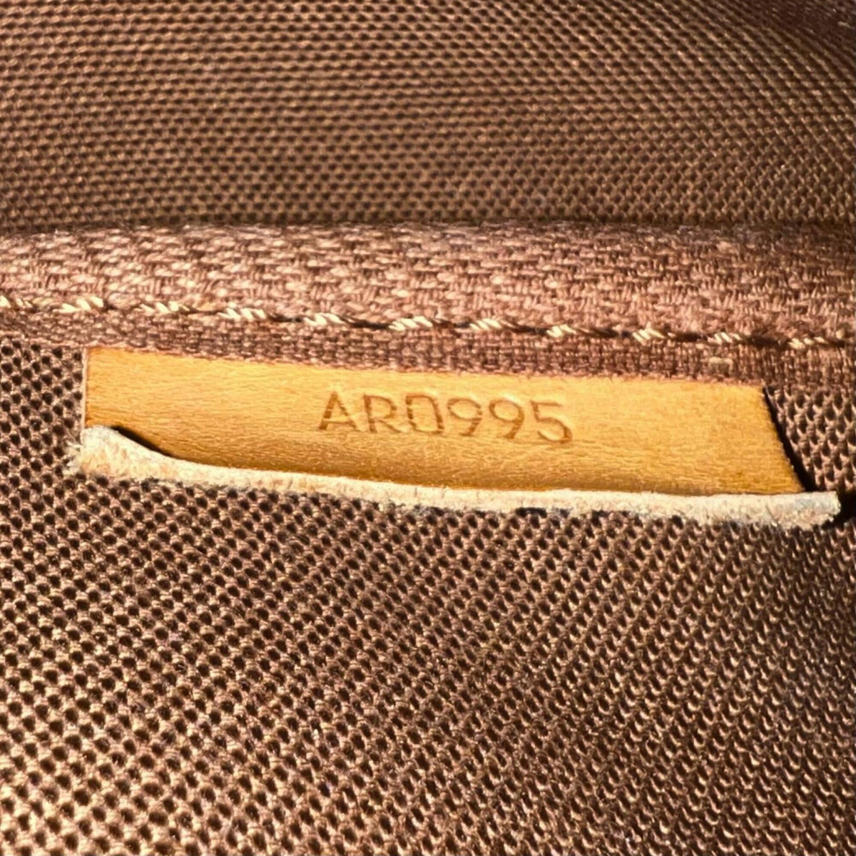 Louis Vuitton Brown Monogram Leather Shoulder Bag (Pre-Owned)