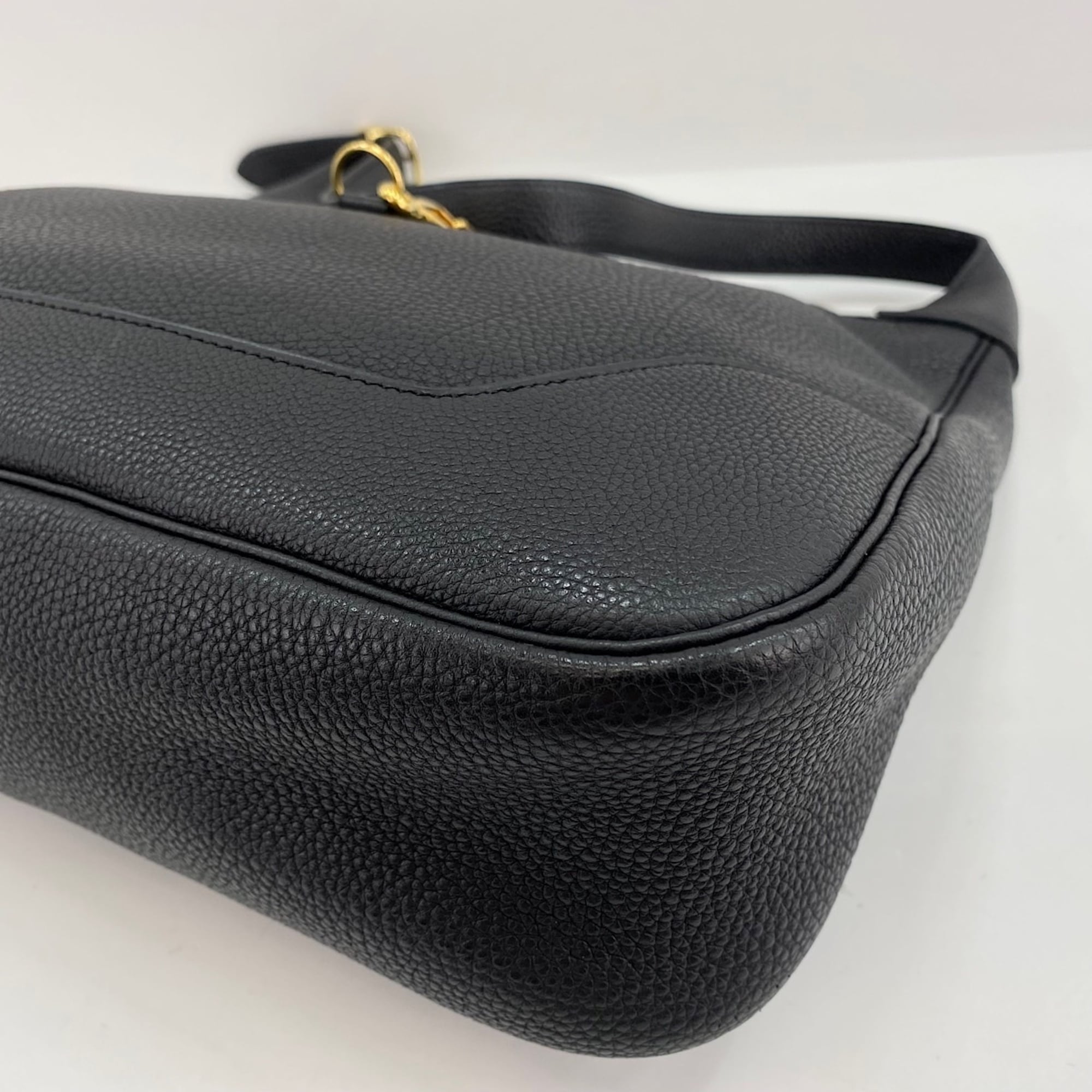 Hermes Trim Black Shoulder Bag (Pre-Owned)