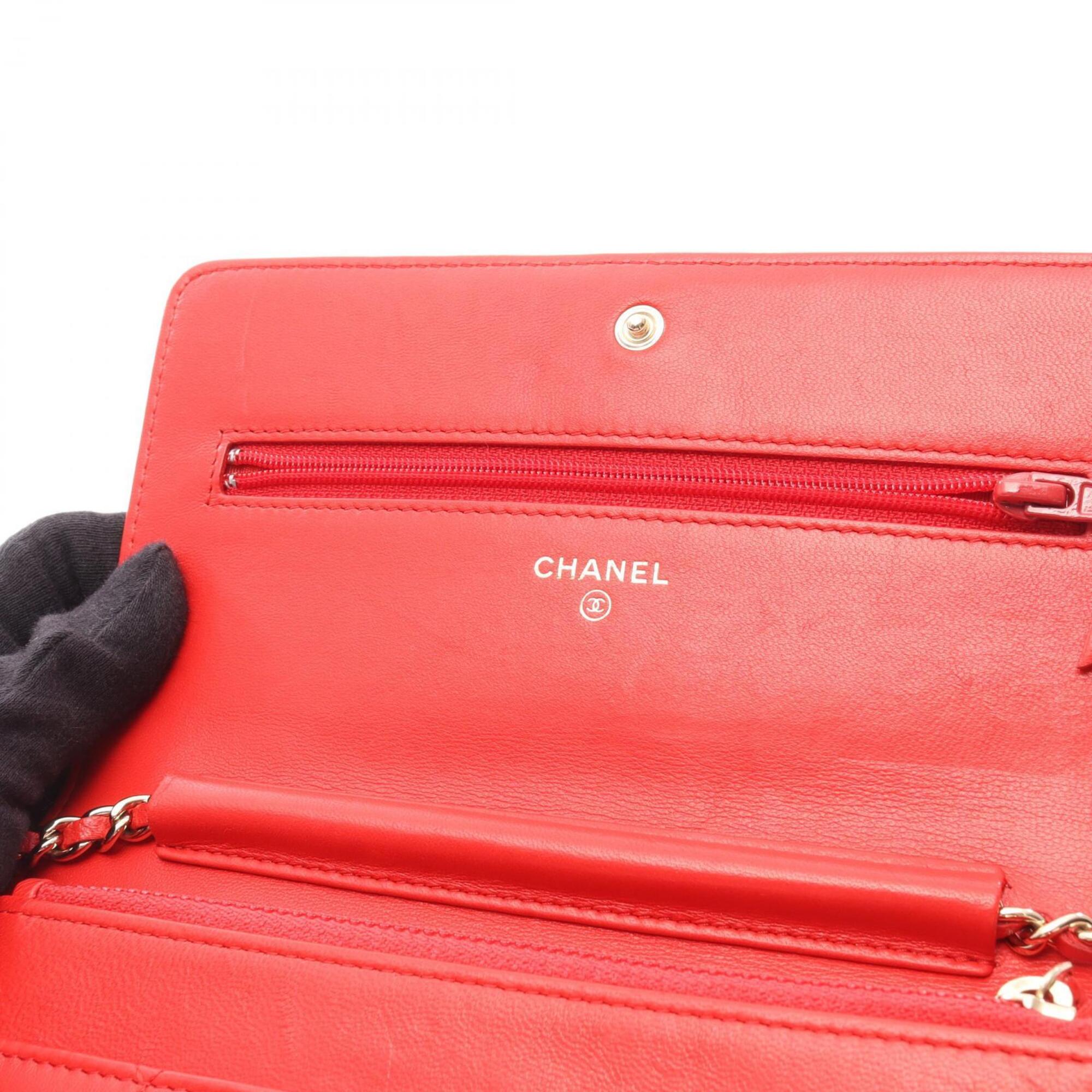 Chanel Red Color Leather Handbag Shoulder Bag (Pre-Owned)