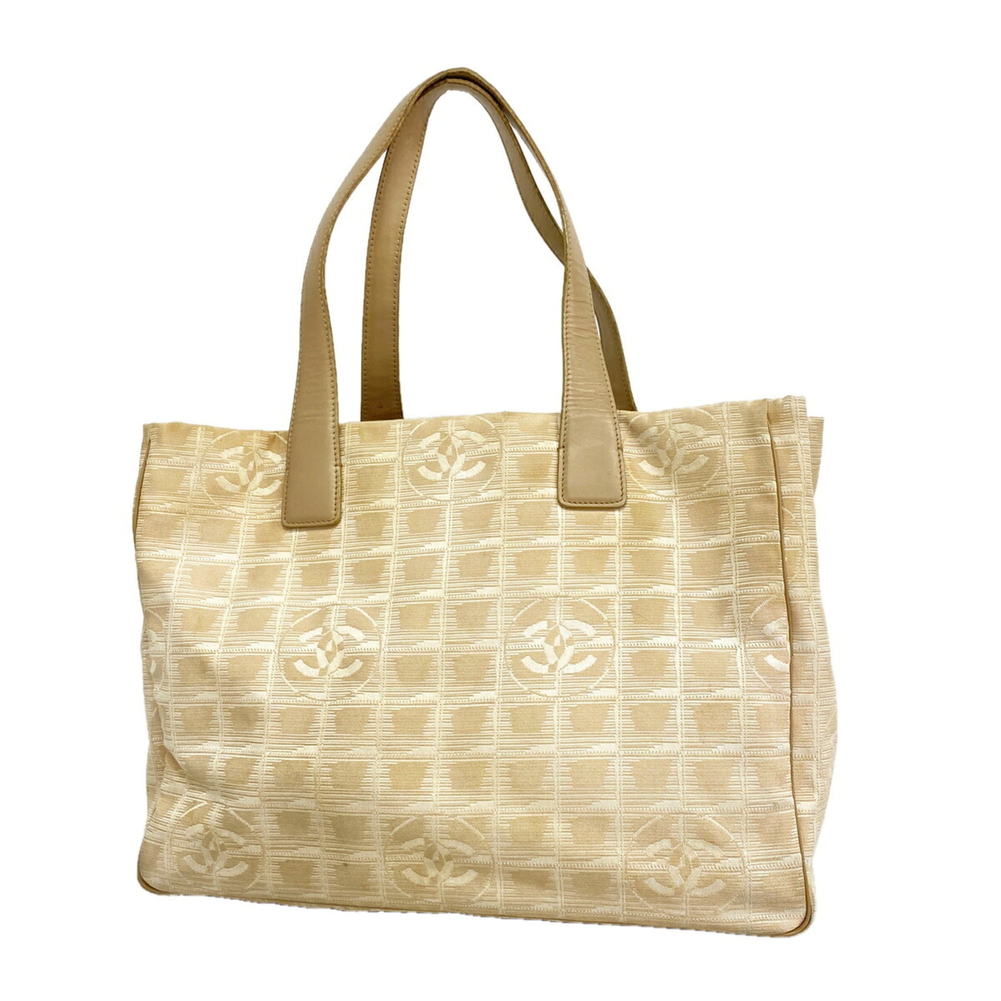 Chanel Beige Nylon Tote Bag (Pre-Owned)